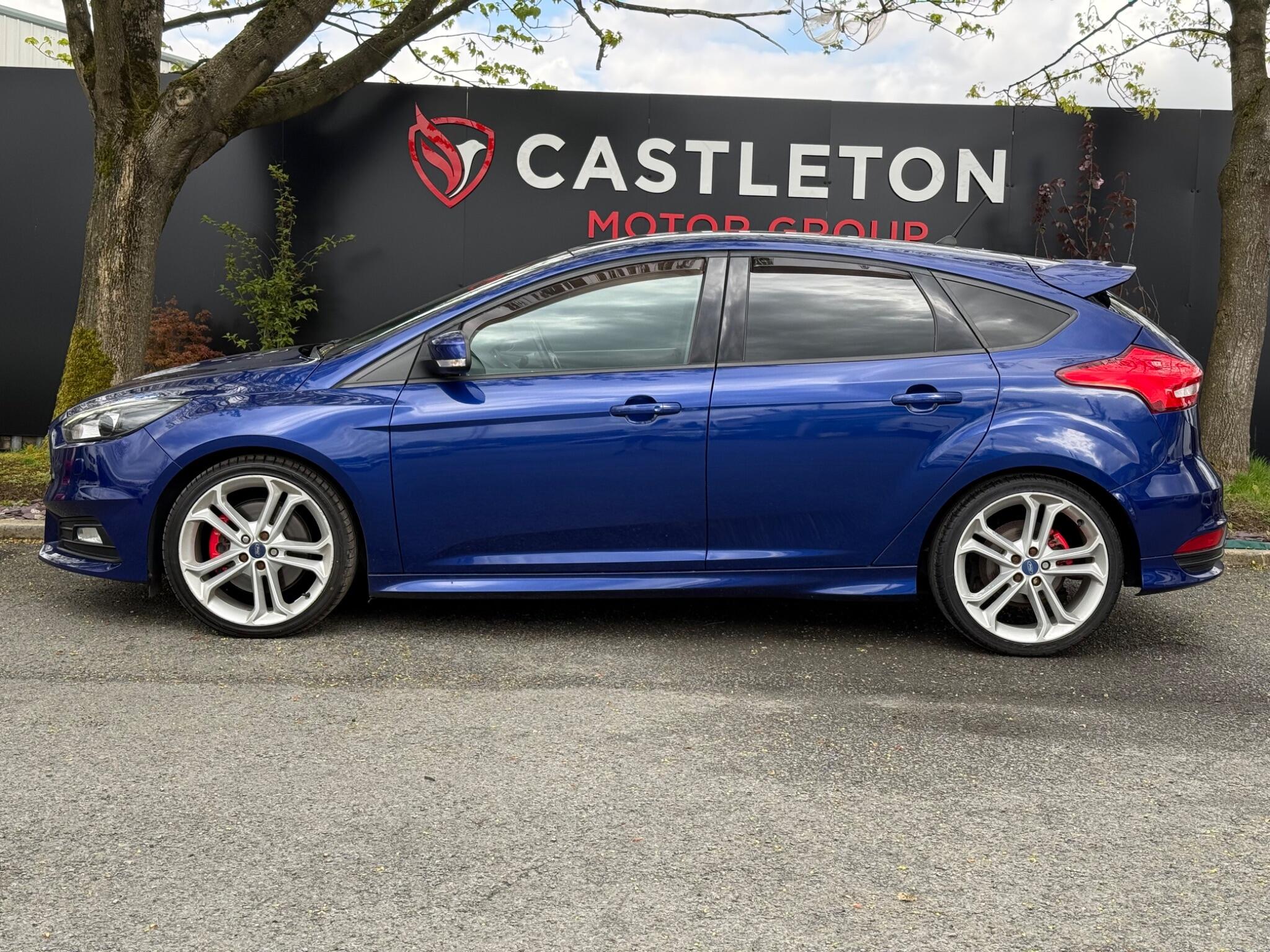 Ford Focus - Image 11