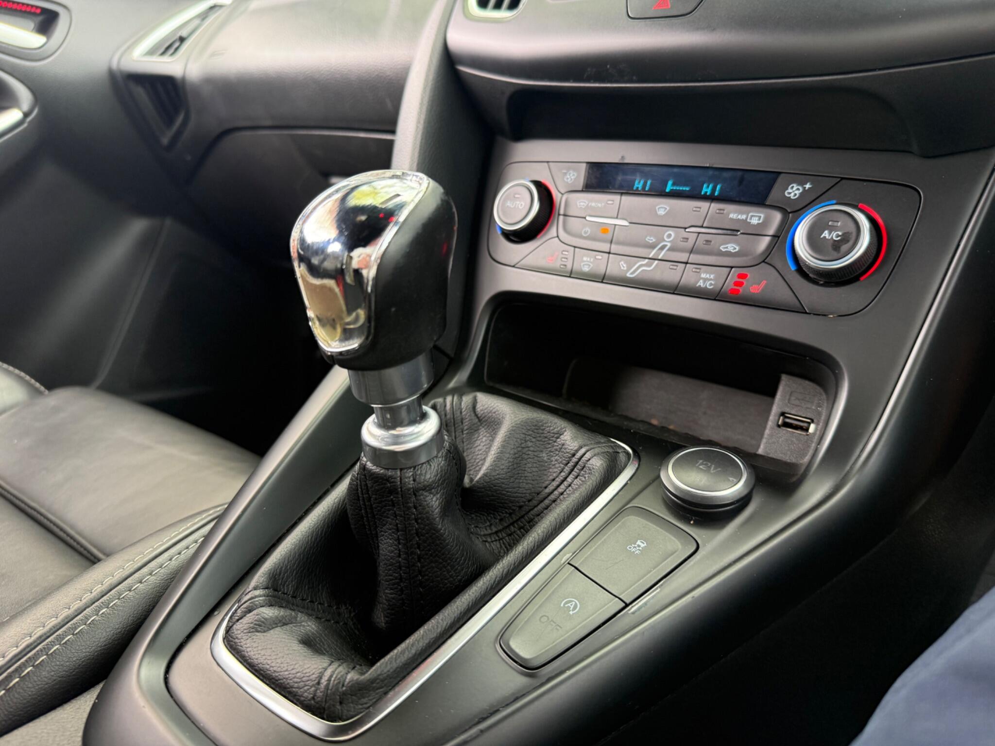 Ford Focus - Image 20