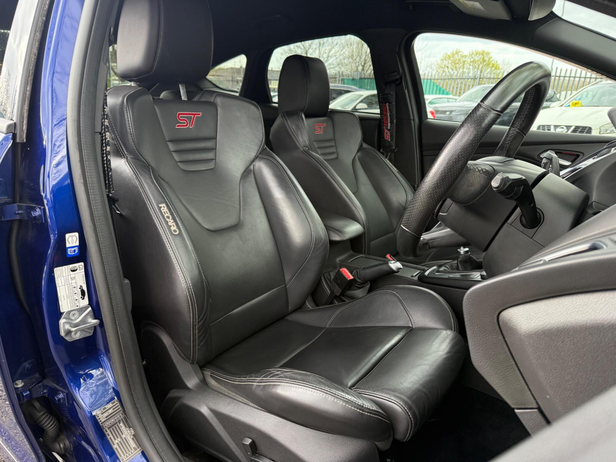 Ford Focus - Image 22