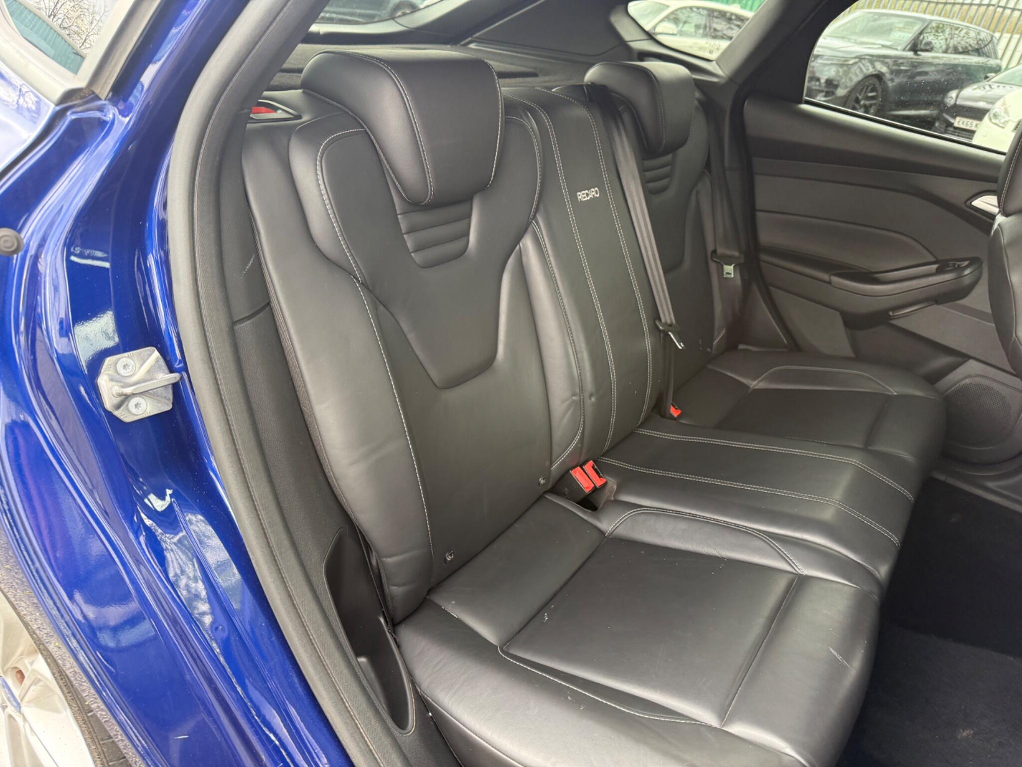 Ford Focus - Image 26