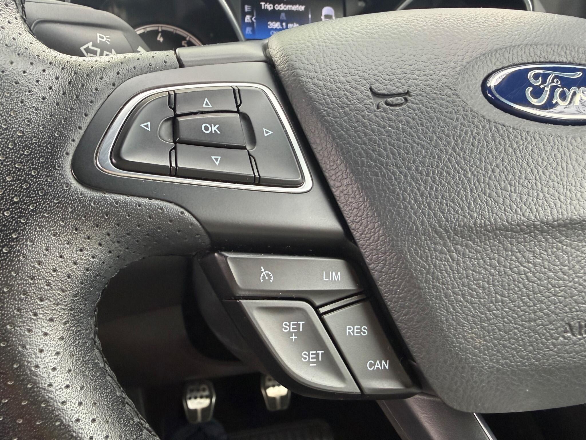 Ford Focus - Image 29