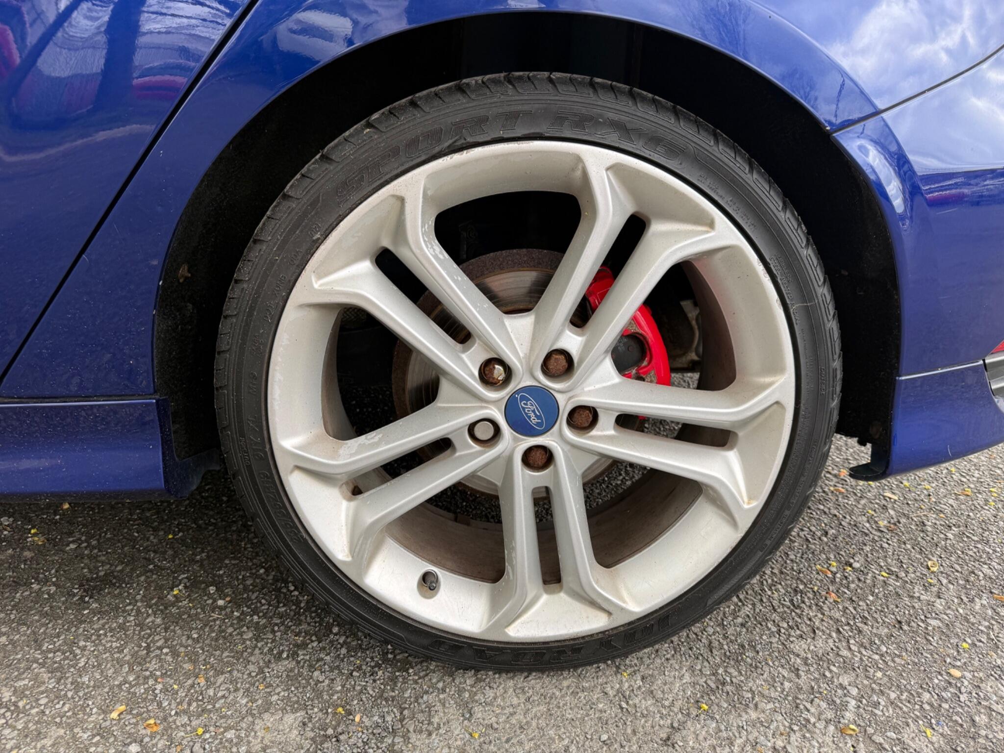 Ford Focus - Image 35