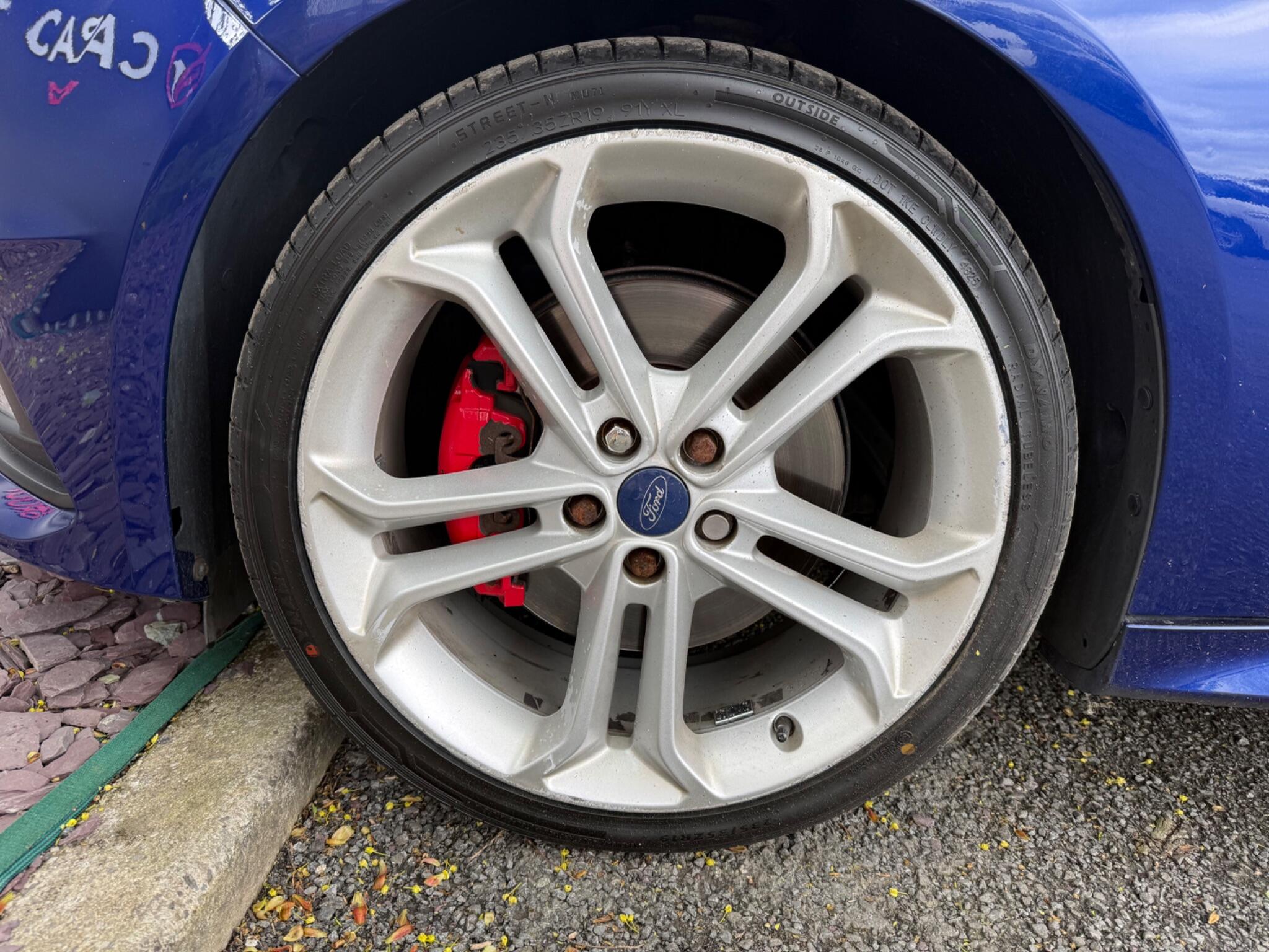 Ford Focus - Image 36