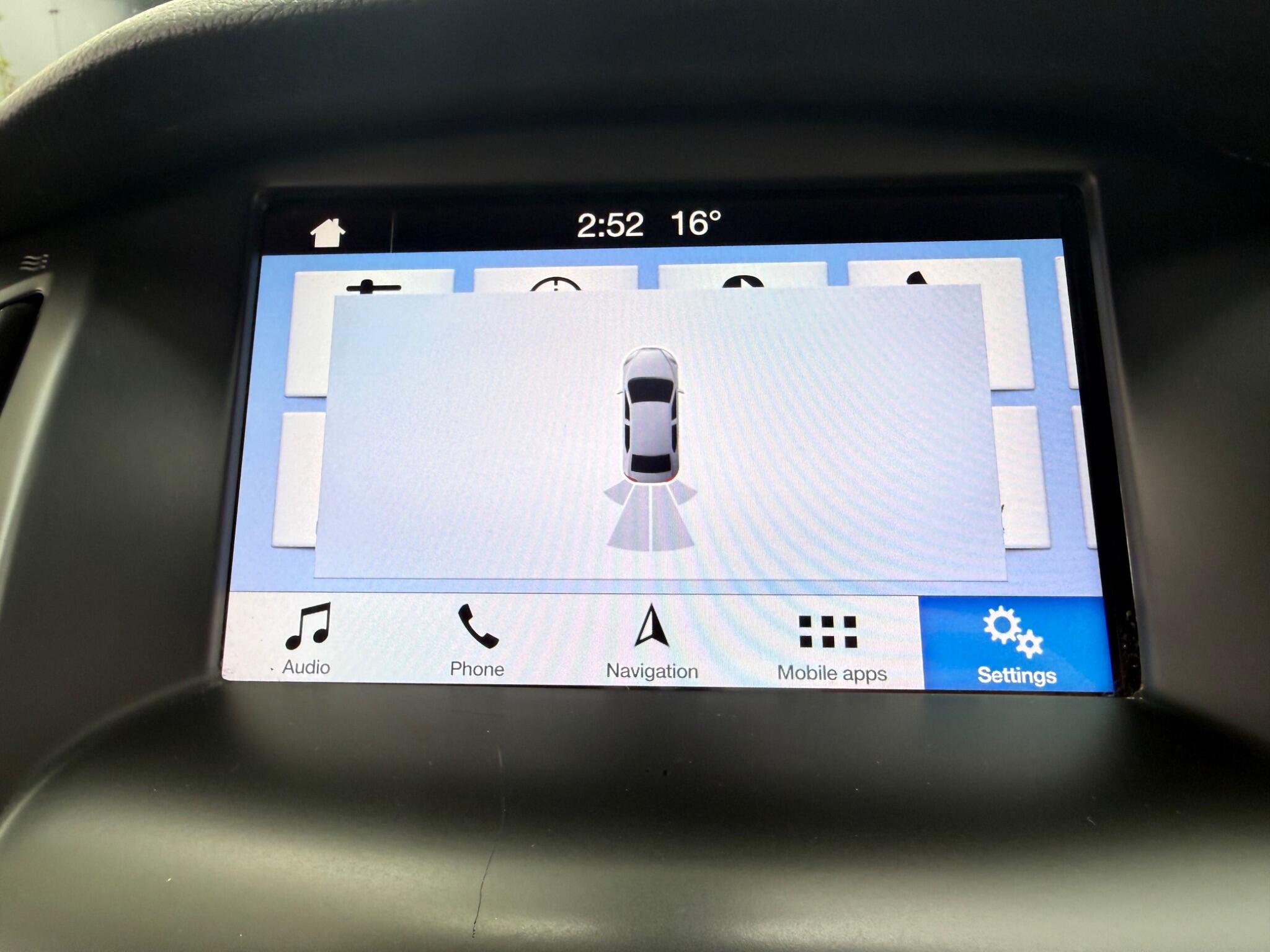 Ford Focus - Image 40