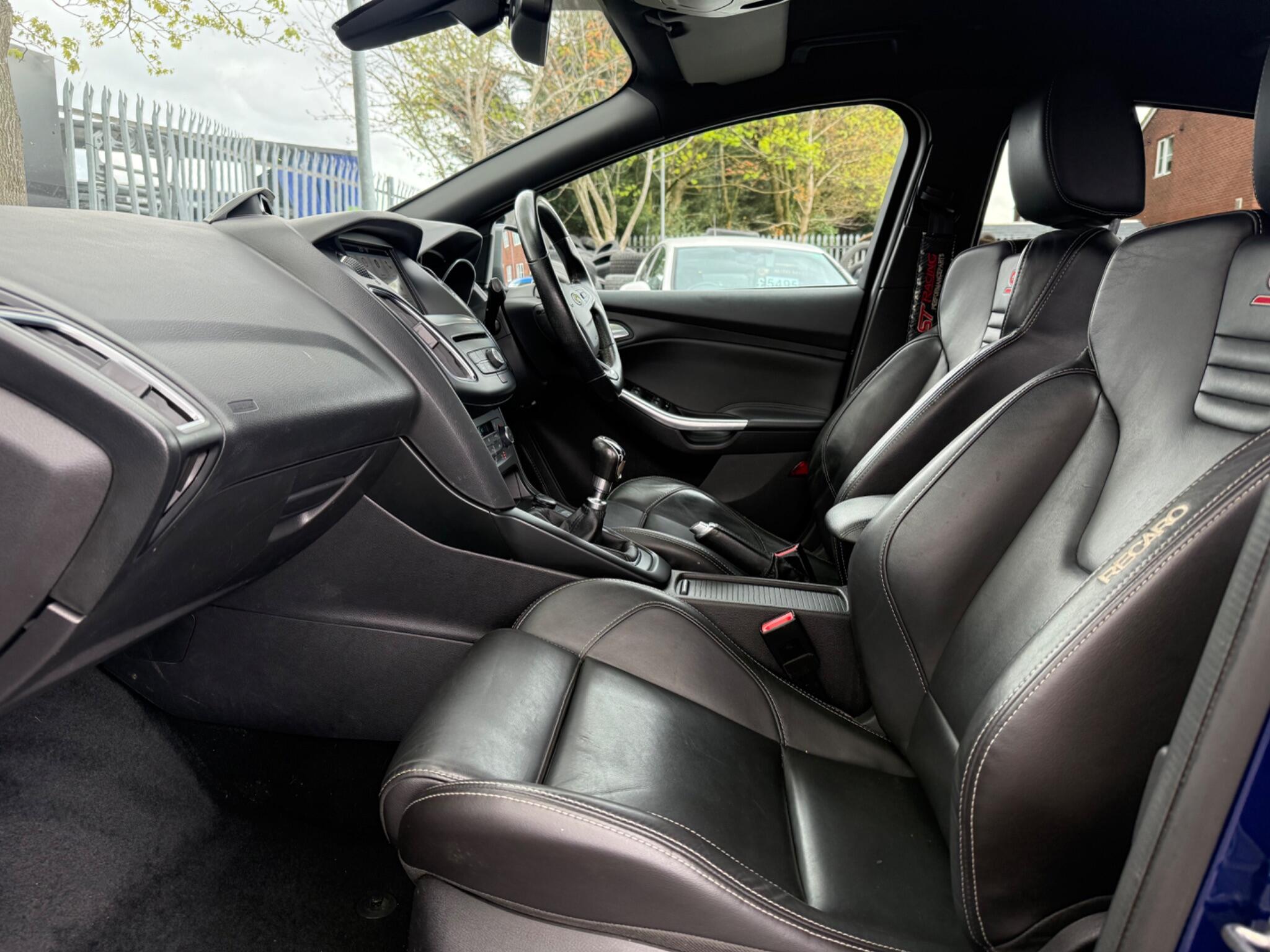 Ford Focus - Image 51