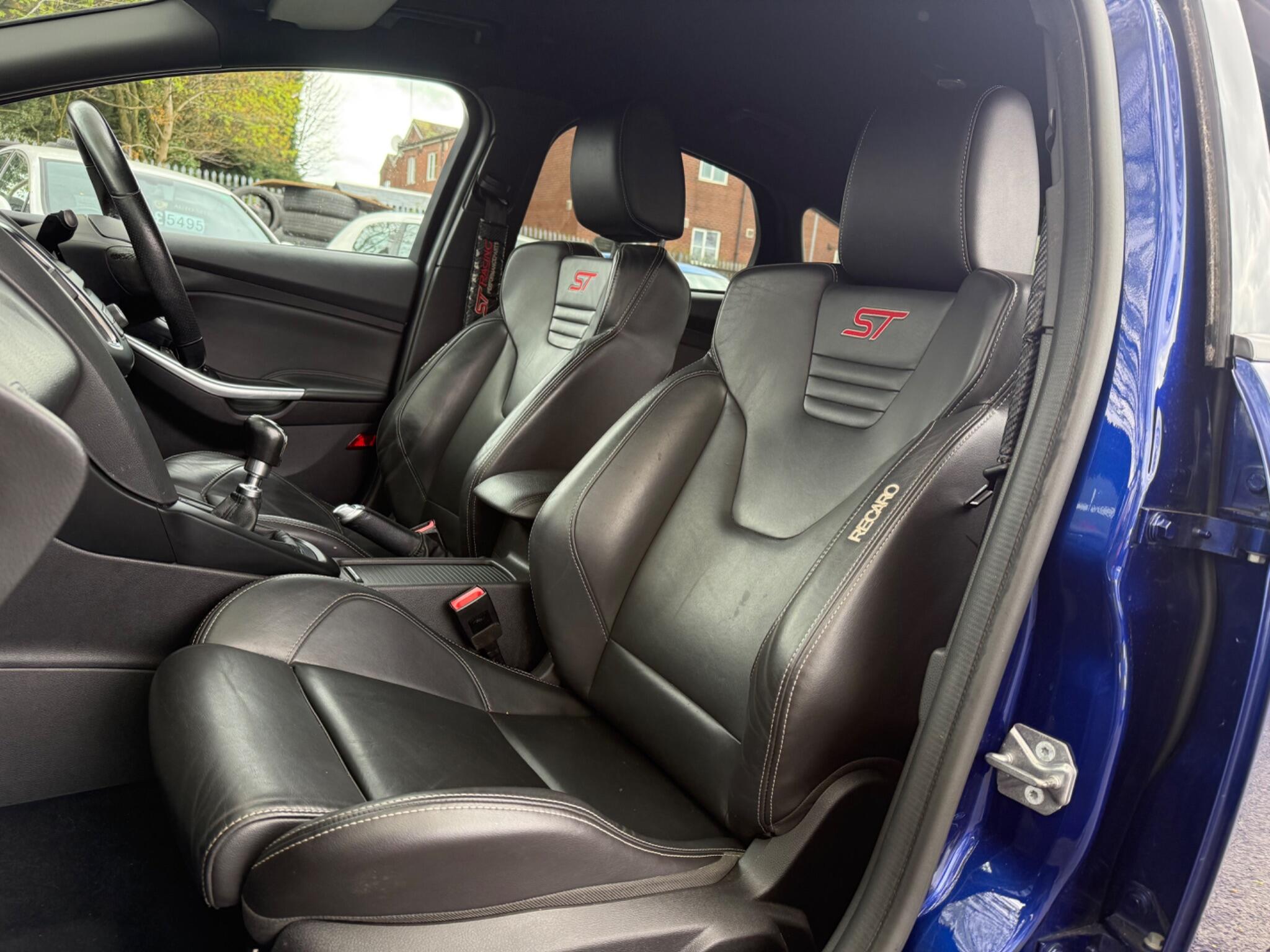 Ford Focus - Image 52