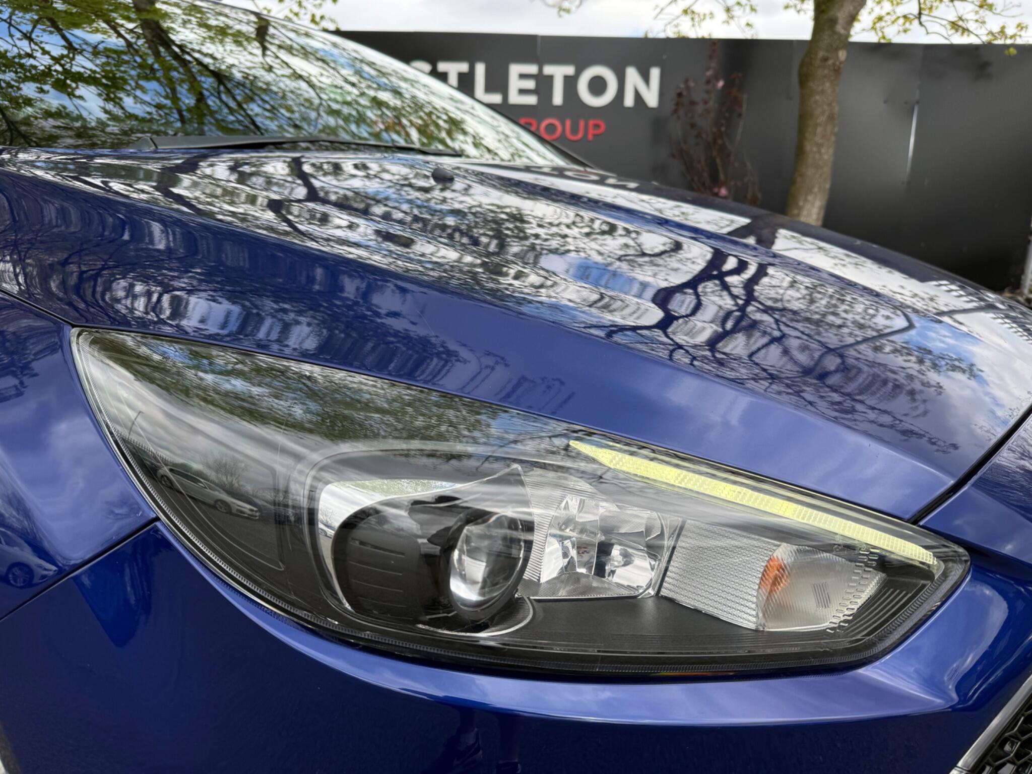 Ford Focus - Image 54