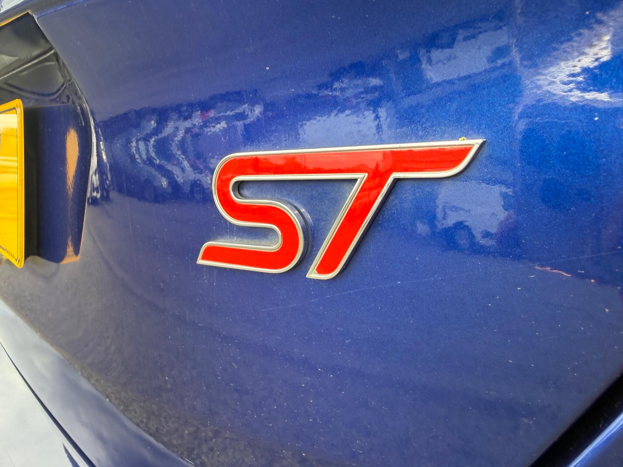 Ford Focus - Image 59