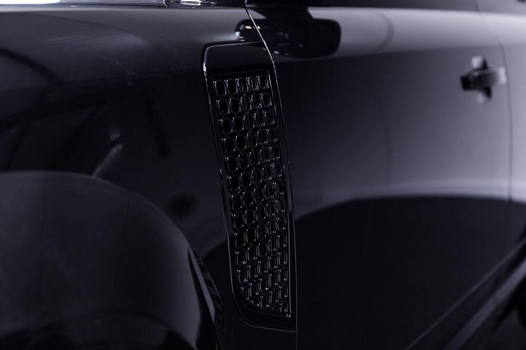 Land Rover Defender 110 - Image 14