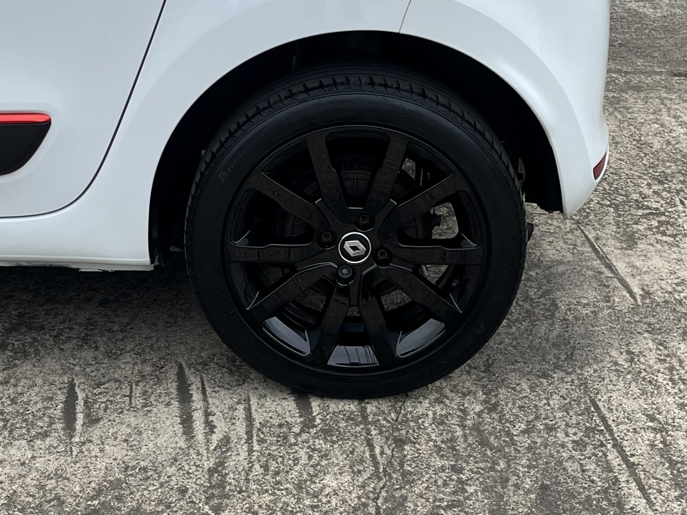 Renault Twingo - Image 23