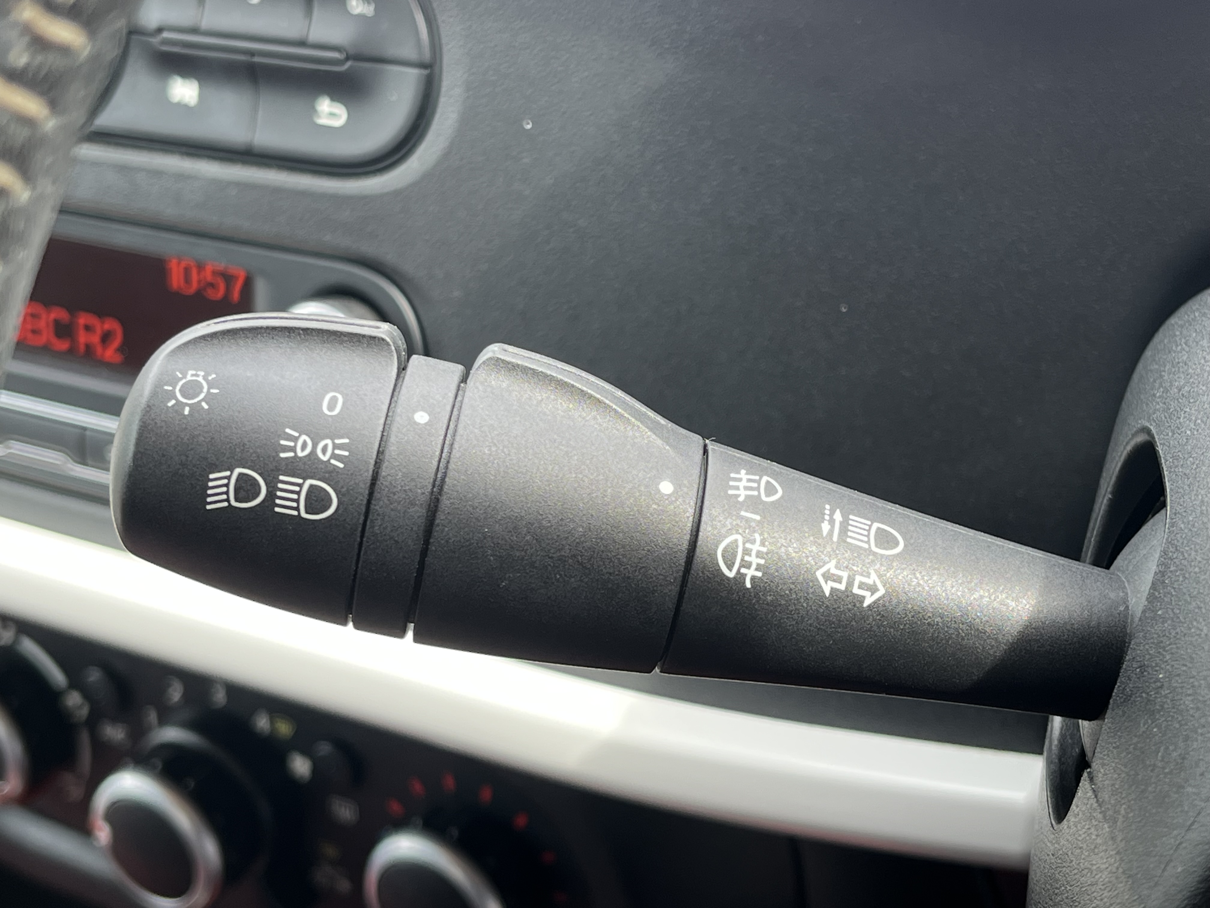 Renault Twingo - Image 34