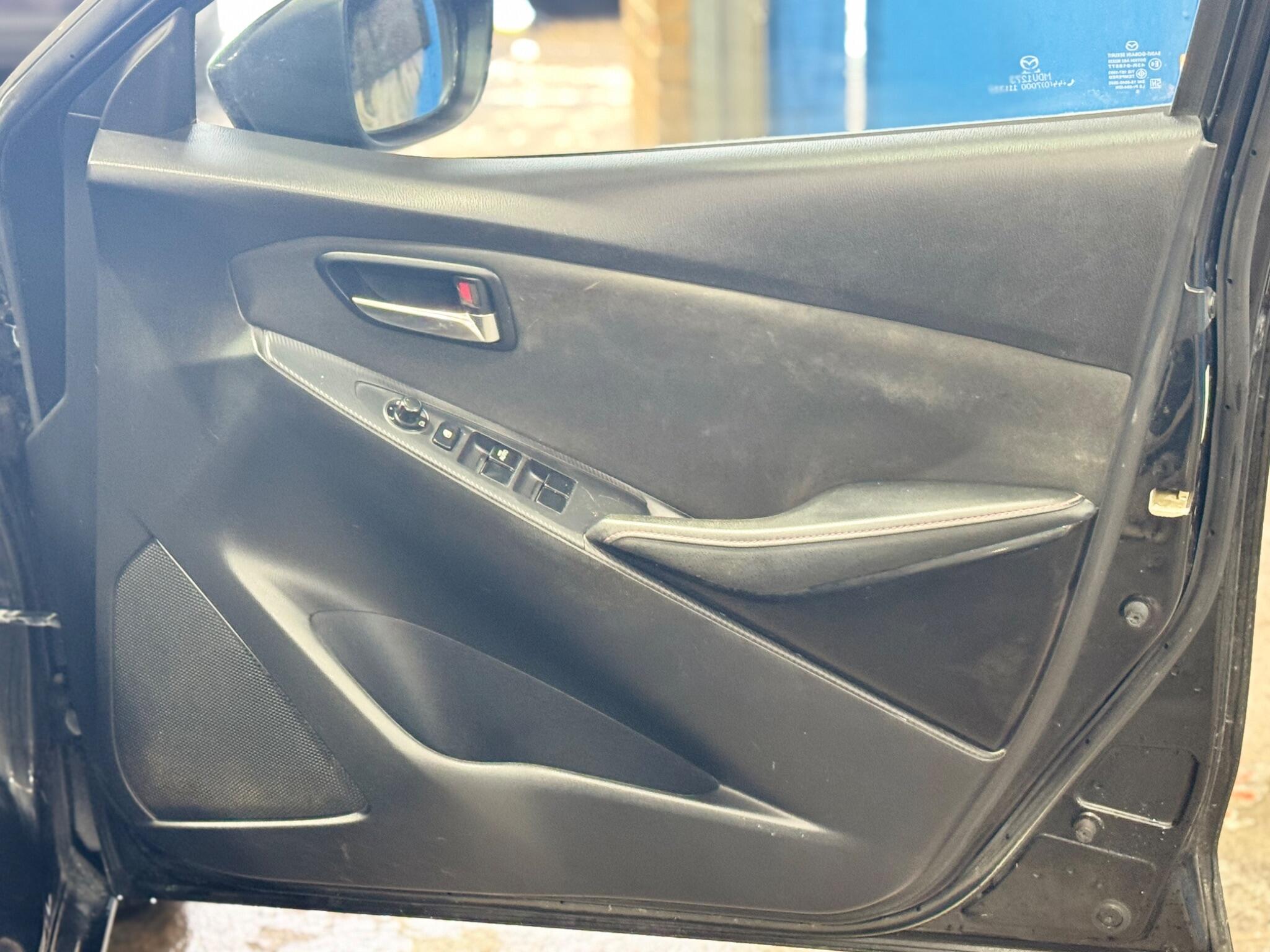 Mazda MAZDA2 - Image 6