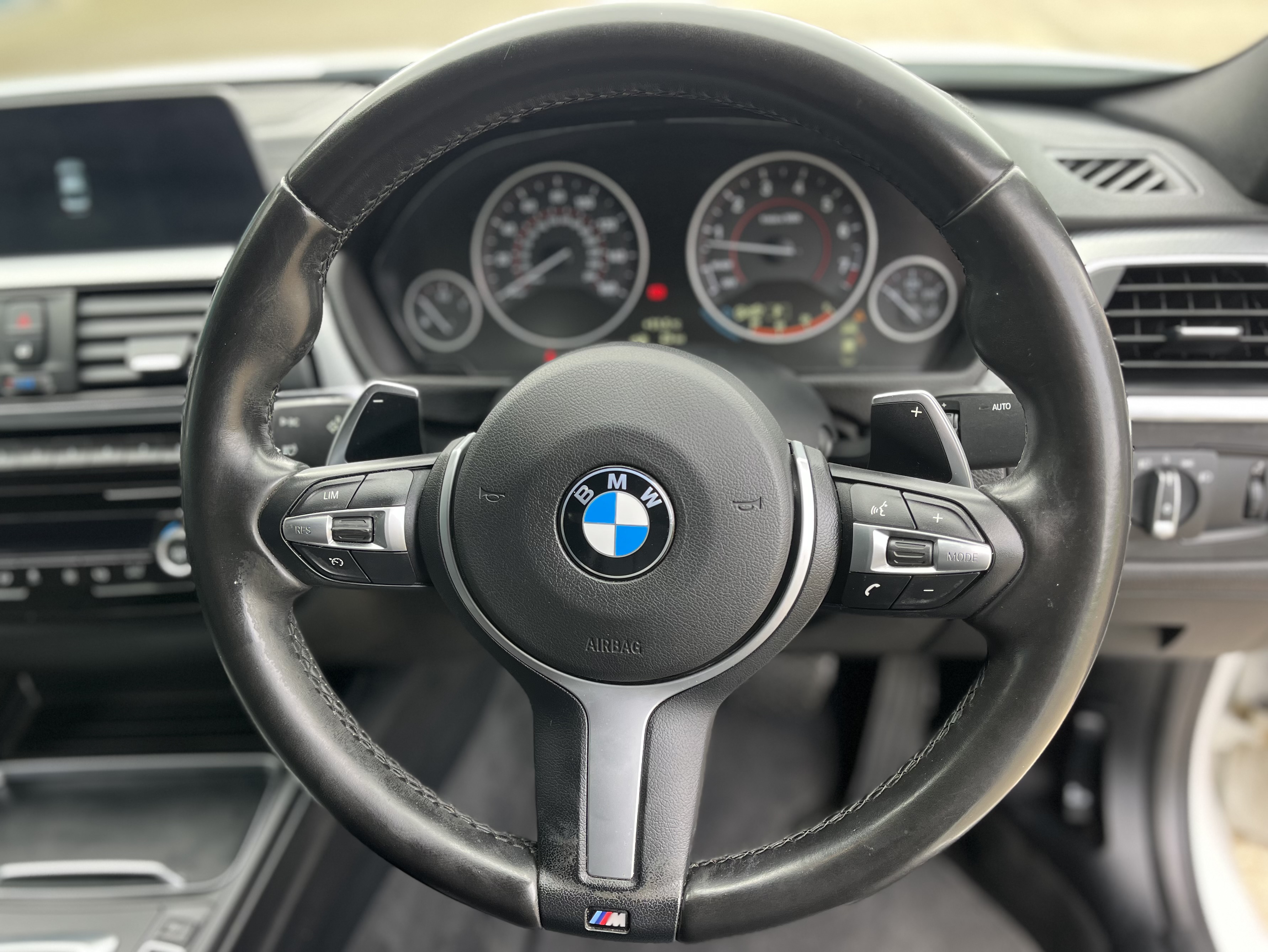 BMW 3 Series - Image 10