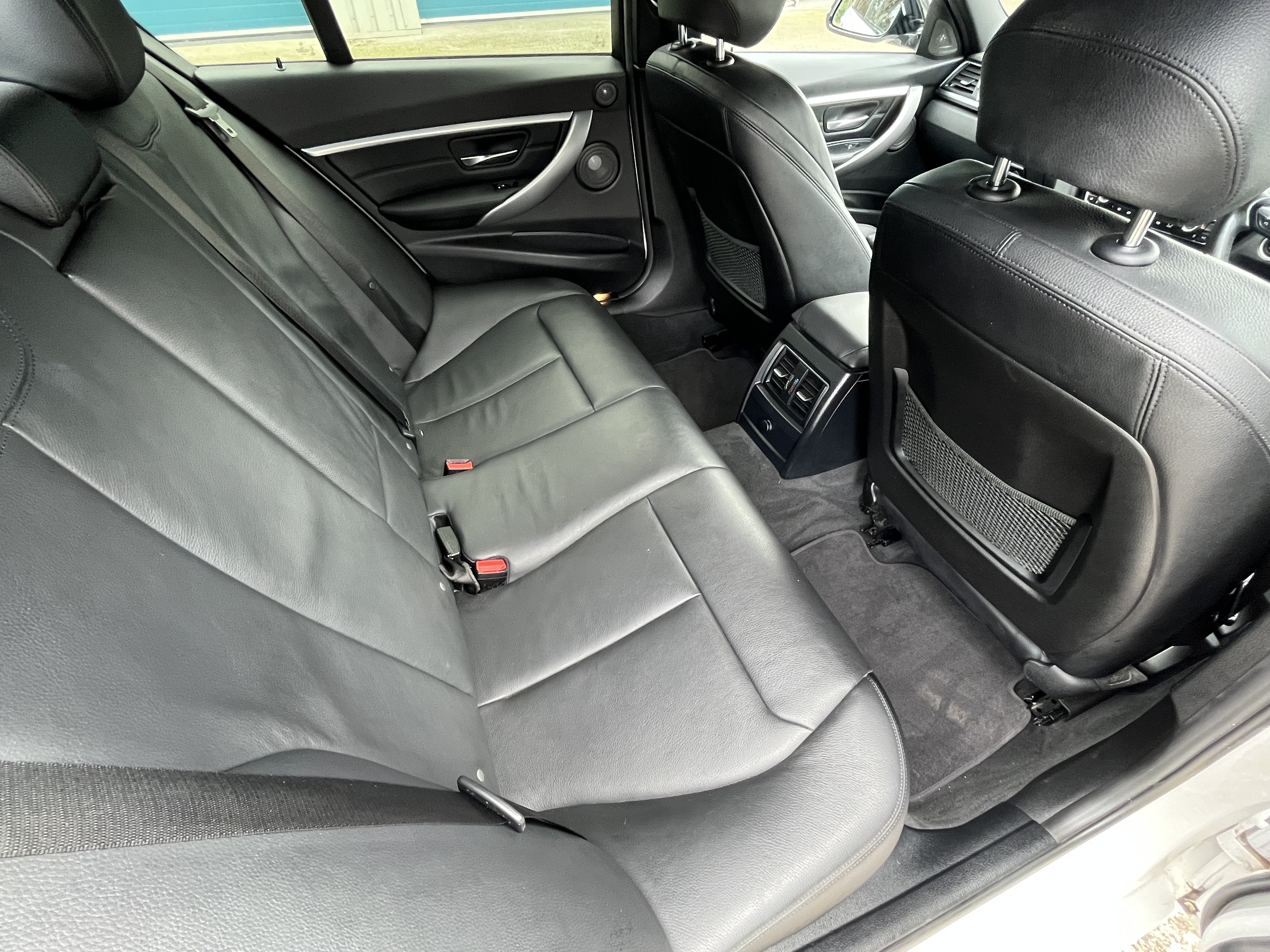 BMW 3 Series - Image 20