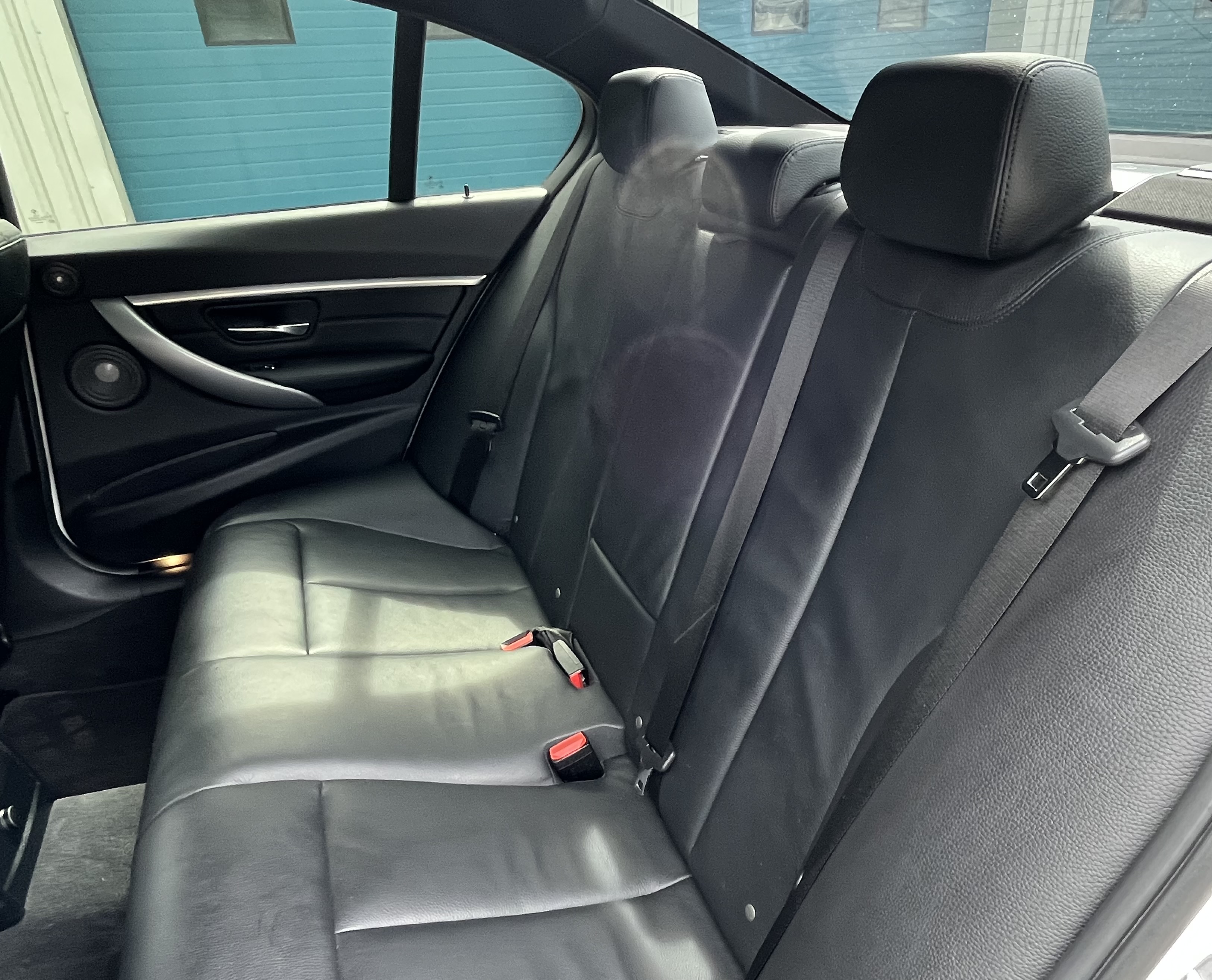 BMW 3 Series - Image 30