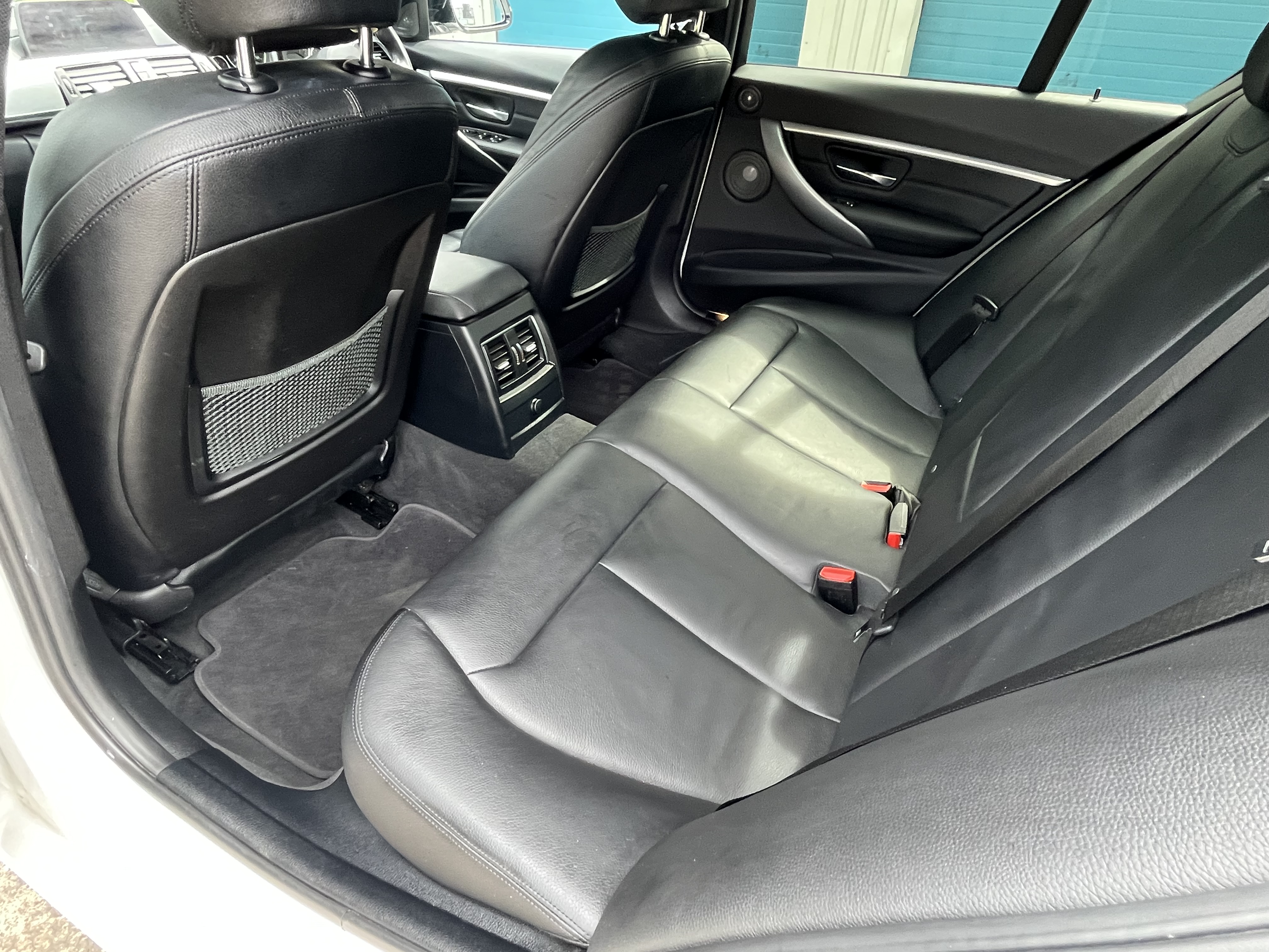 BMW 3 Series - Image 33