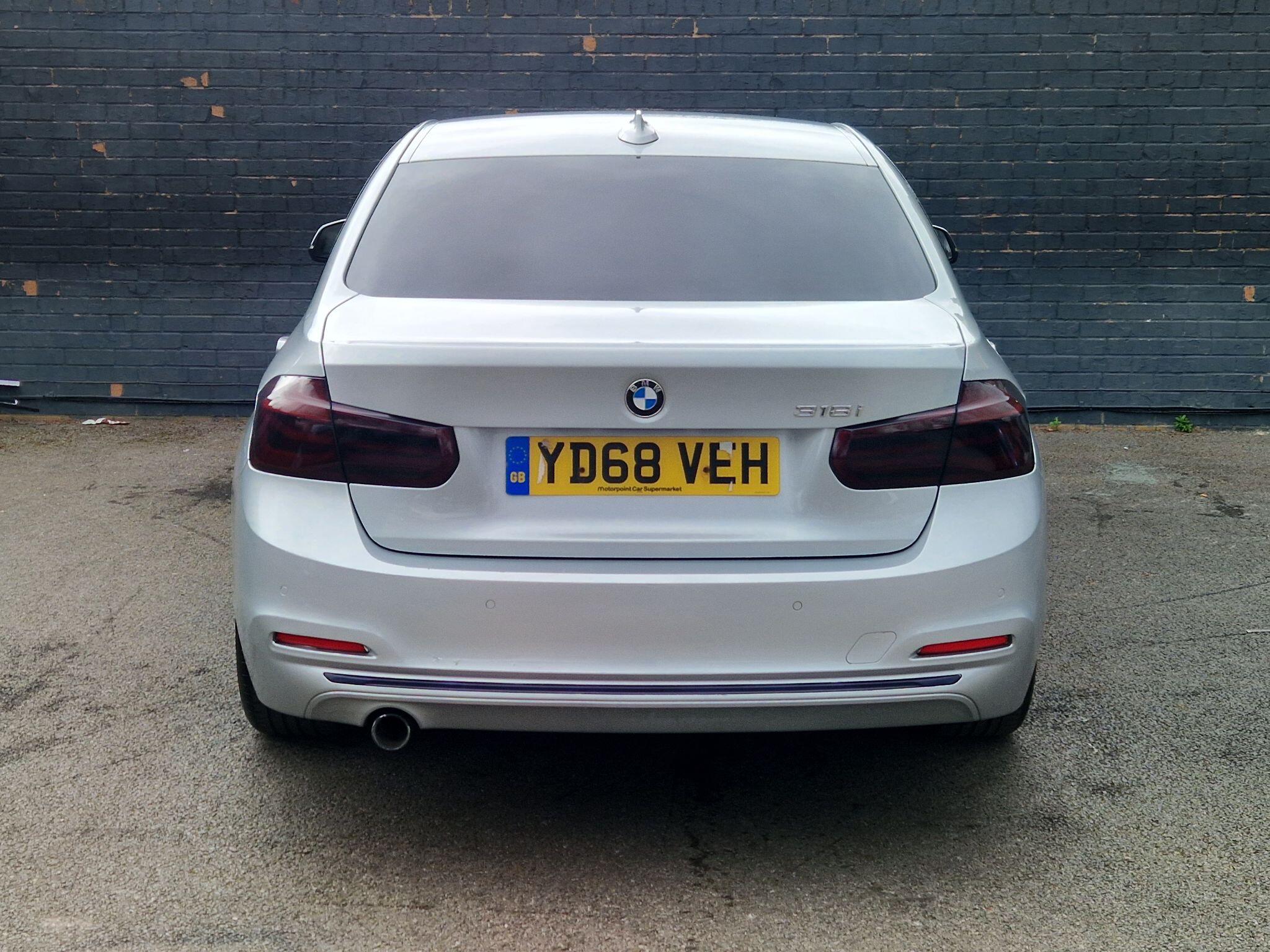 BMW 3 Series - Image 9