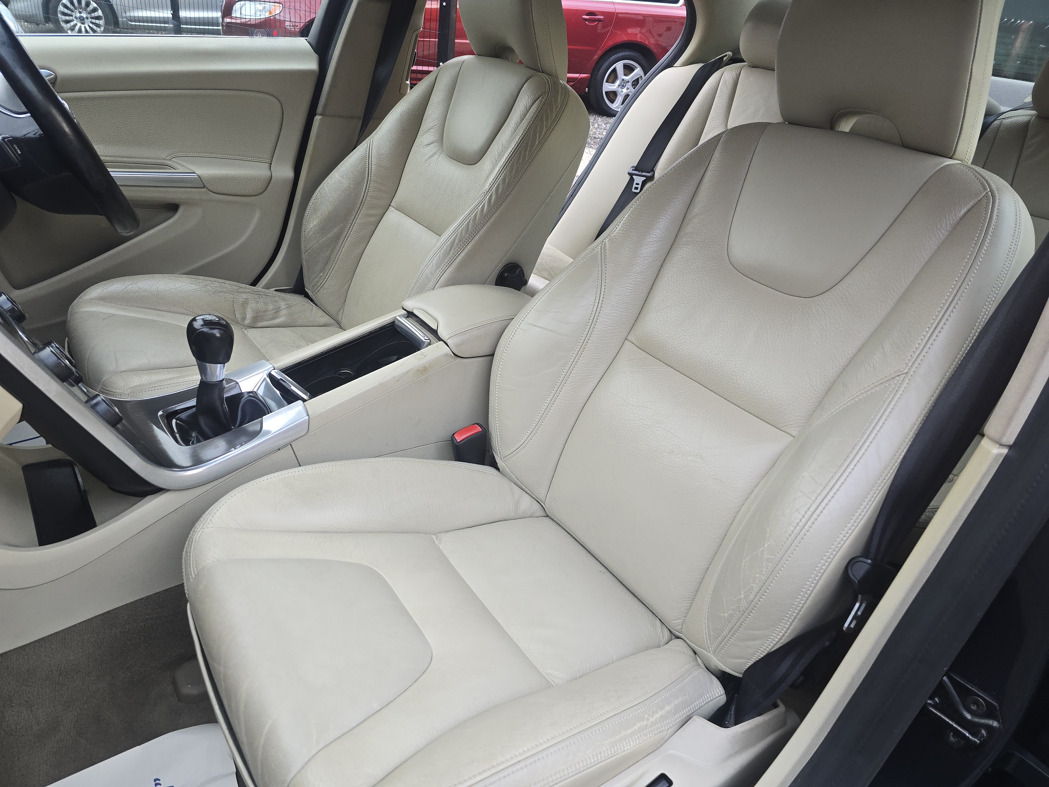 Volvo S60 - Image 8