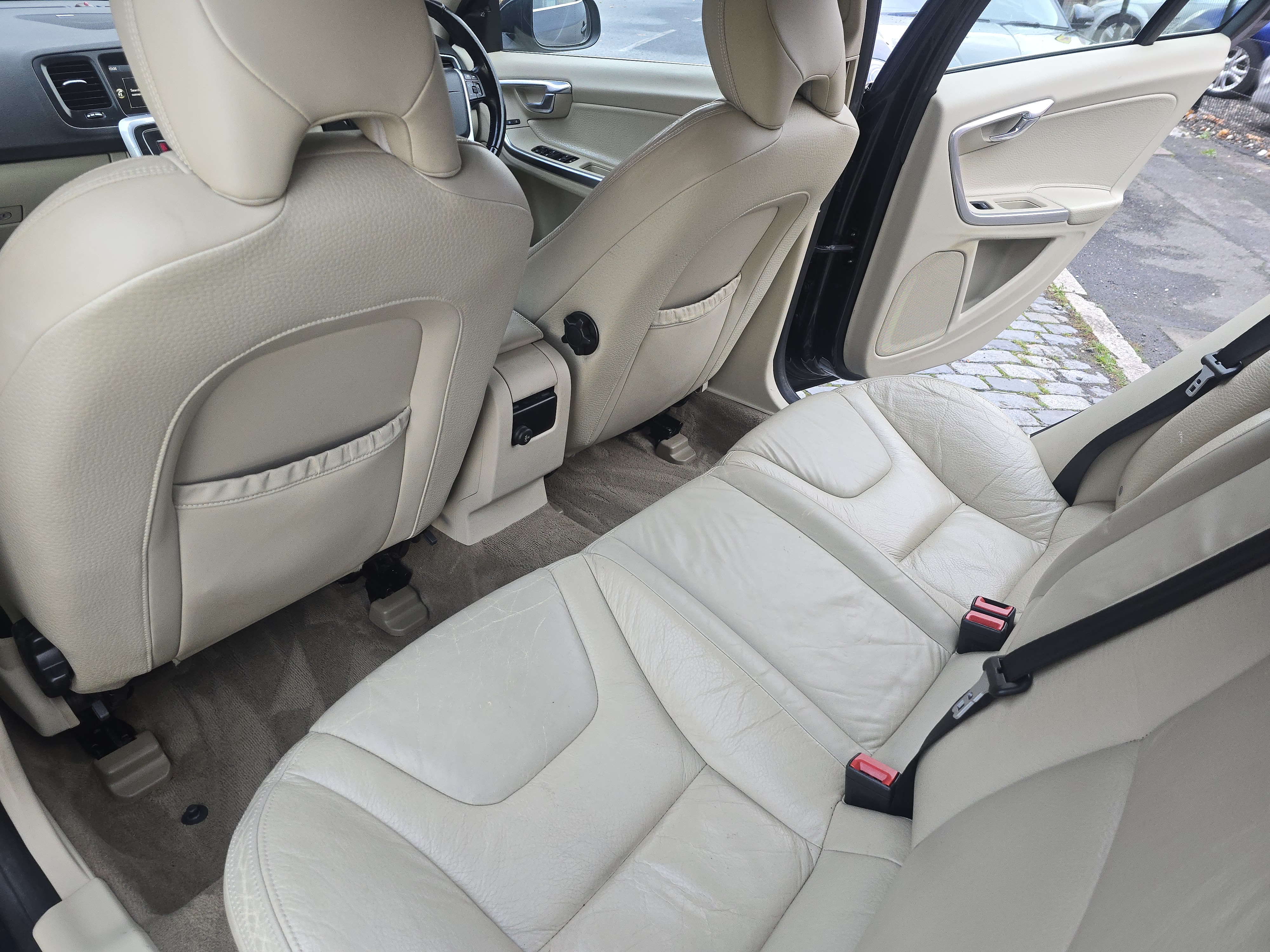 Volvo S60 - Image 9