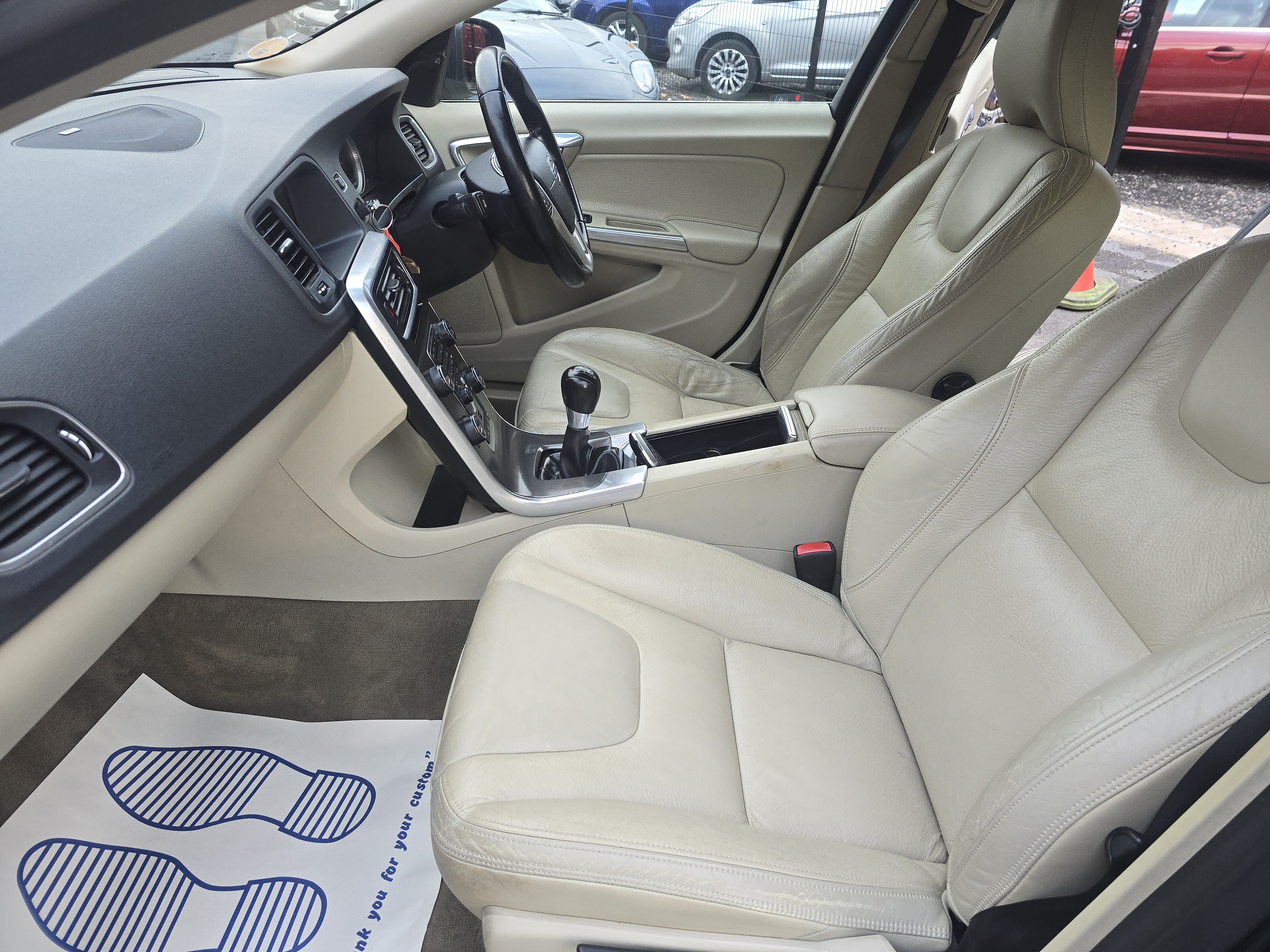 Volvo S60 - Image 10