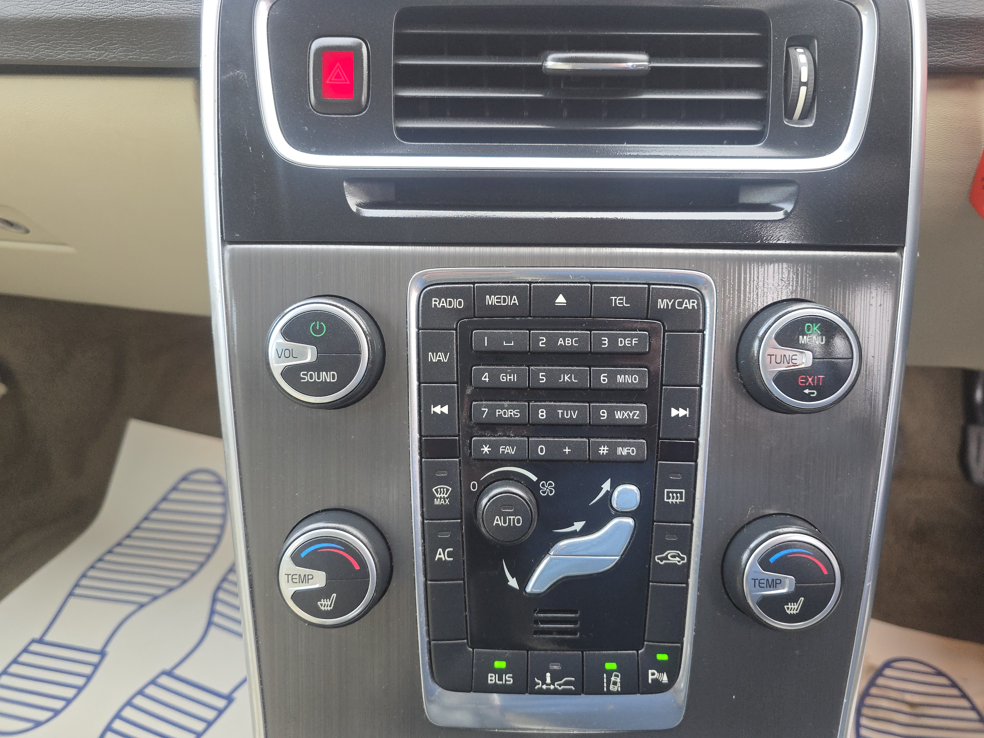 Volvo S60 - Image 11