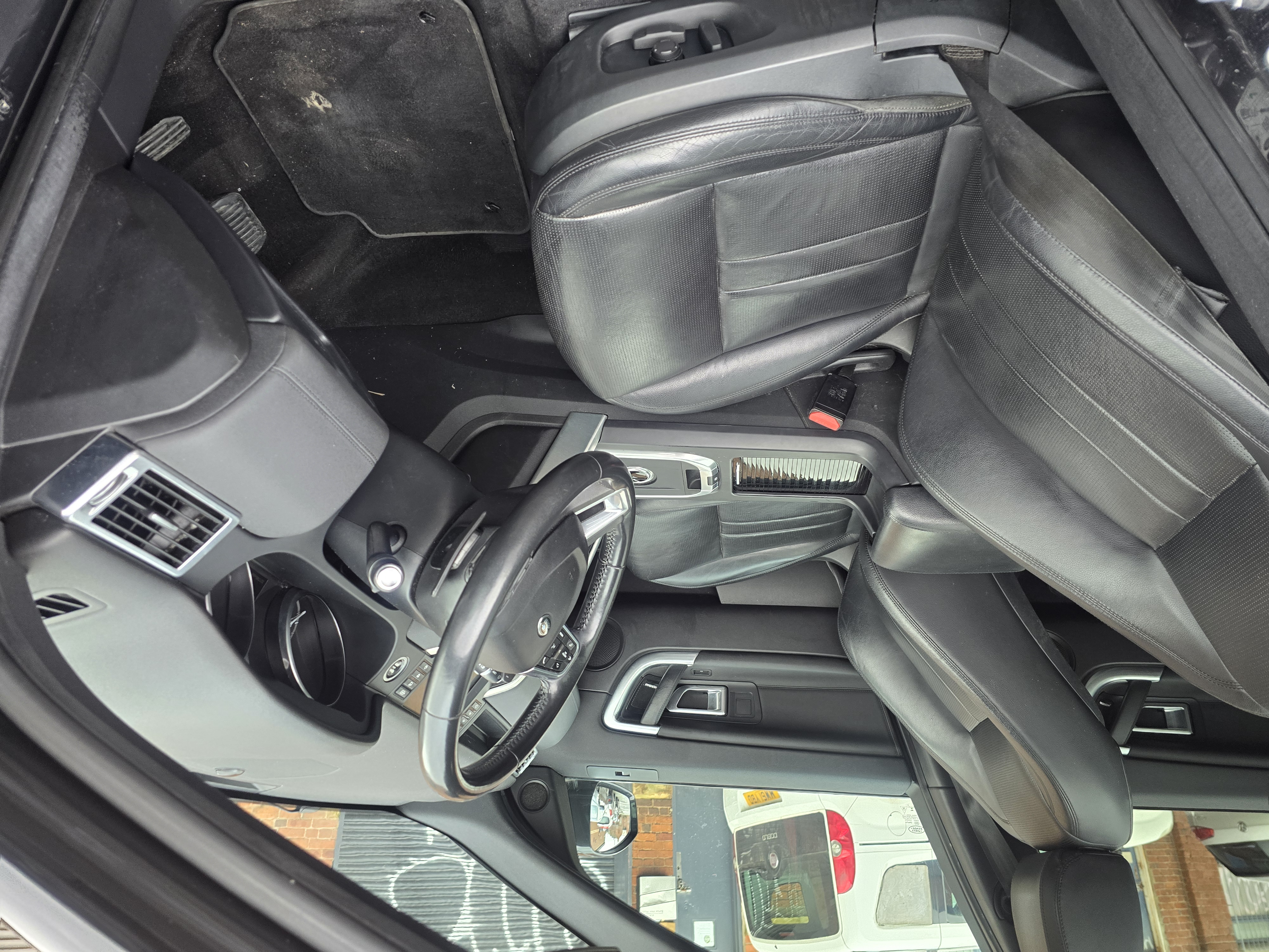 Land Rover DISCOVERY SPORT - Image 8