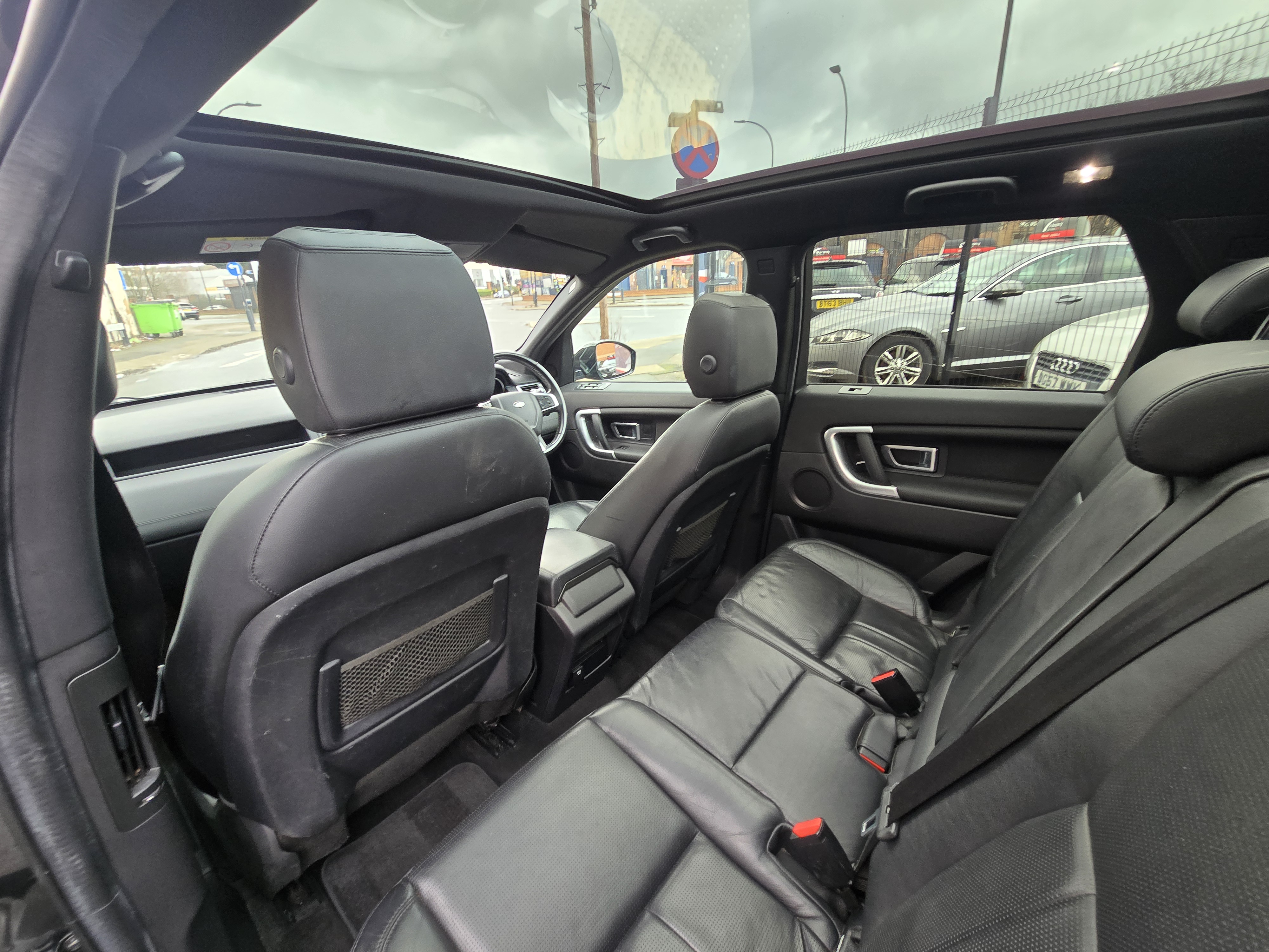 Land Rover DISCOVERY SPORT - Image 11