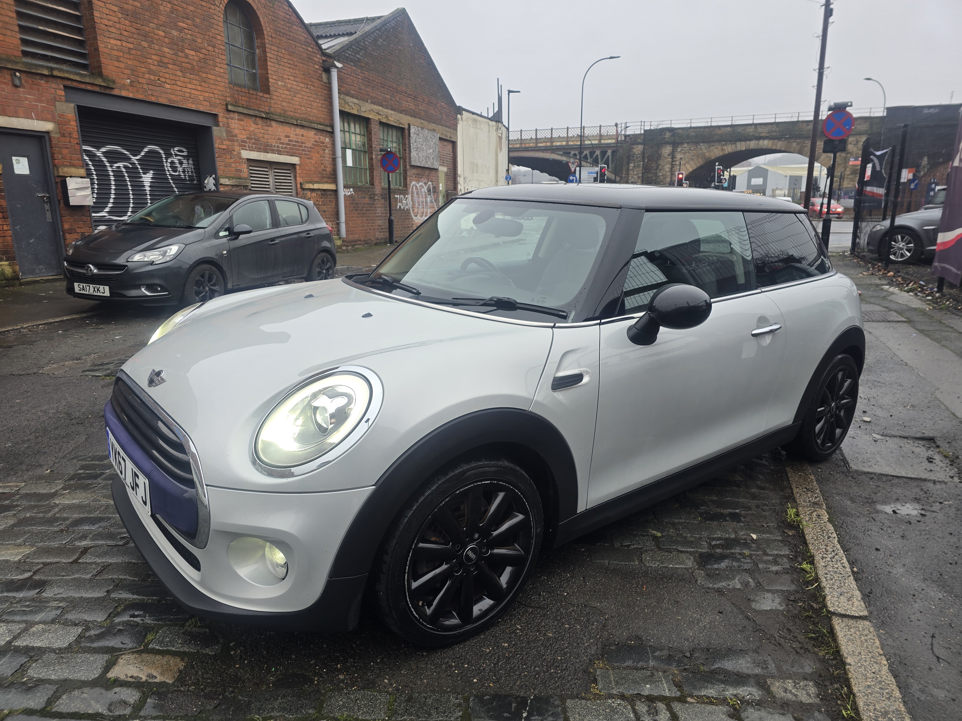 MINI Hatch - Image 3