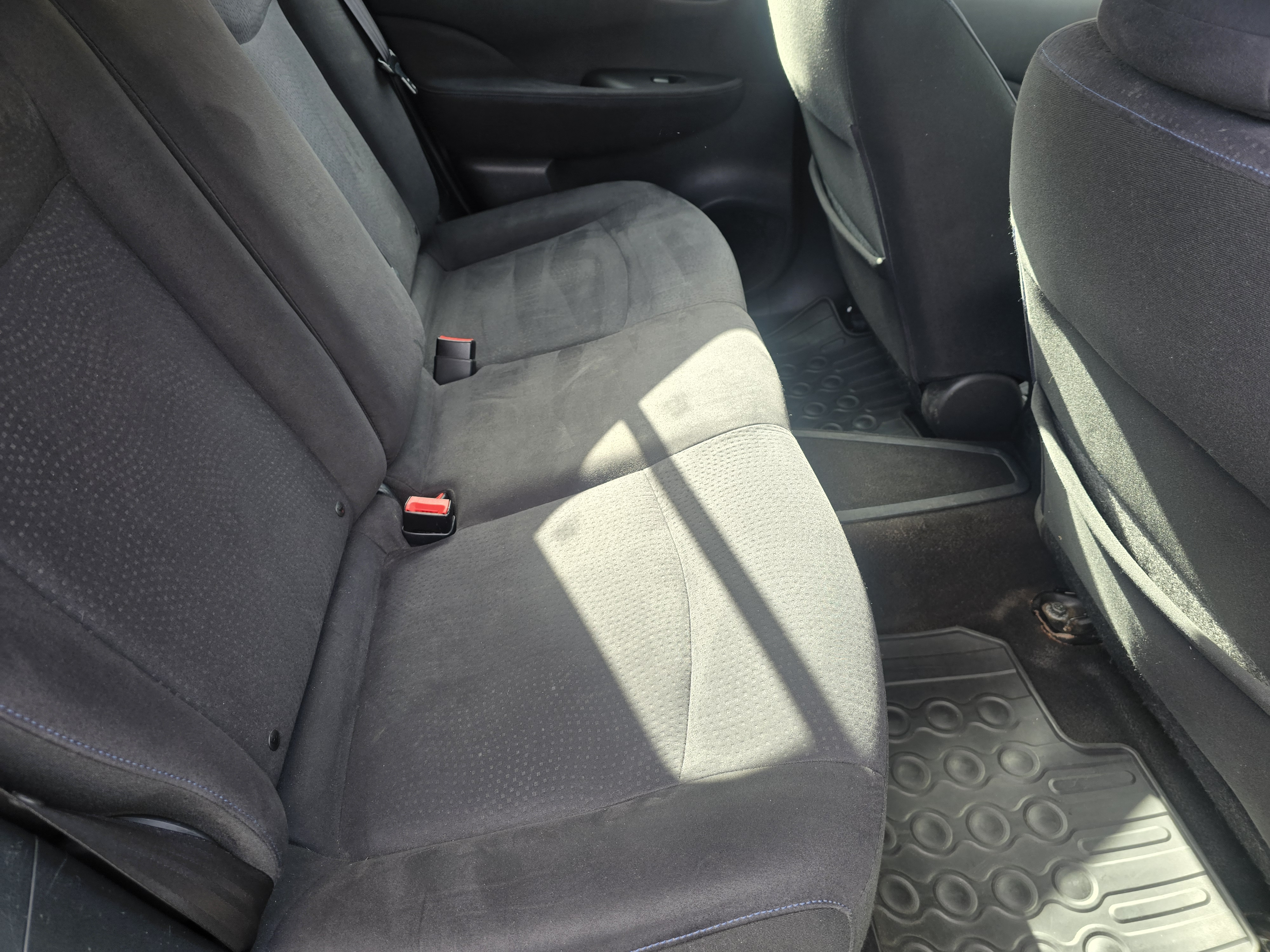 Nissan Leaf - Image 8
