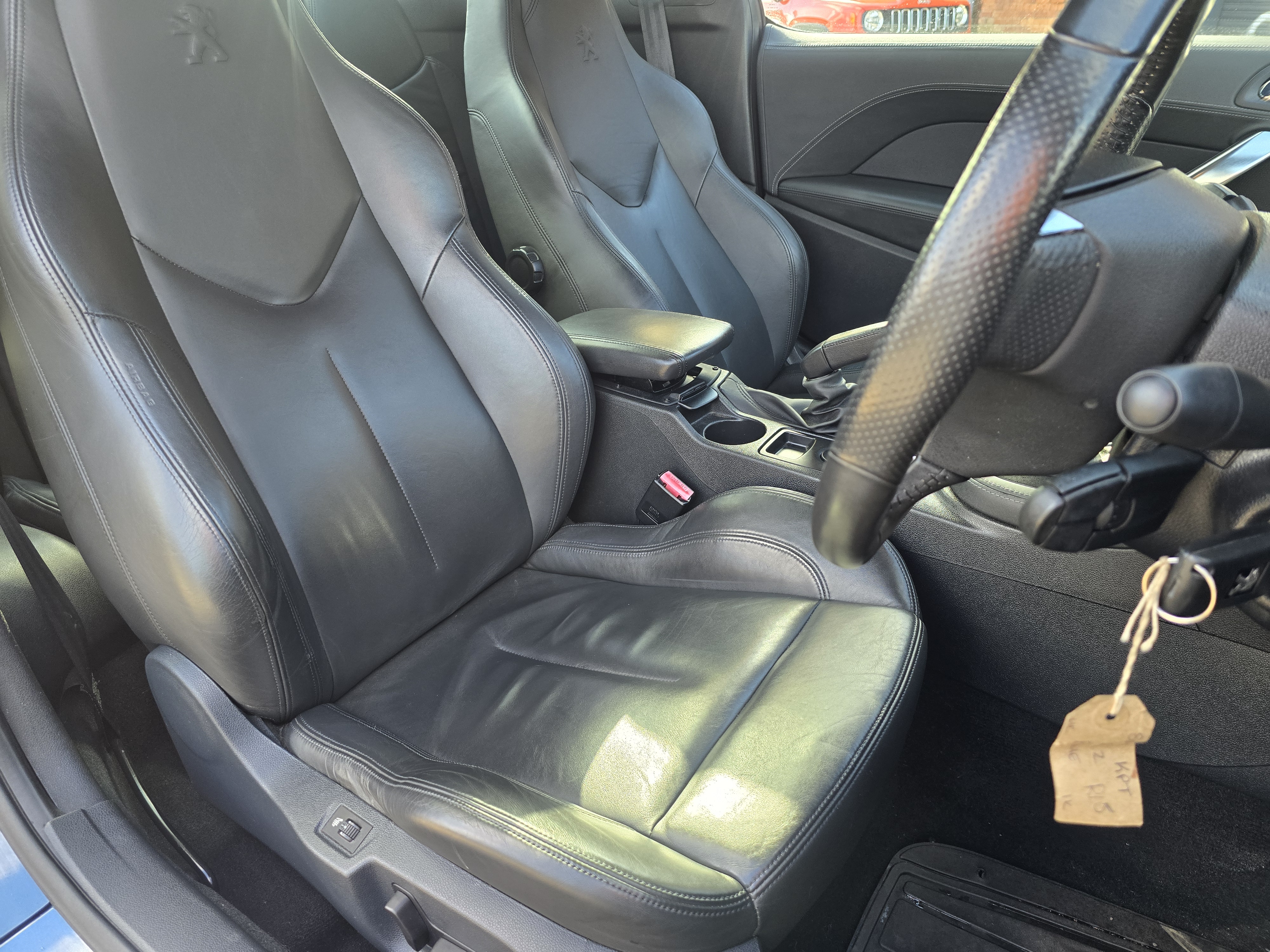 Peugeot RCZ - Image 11