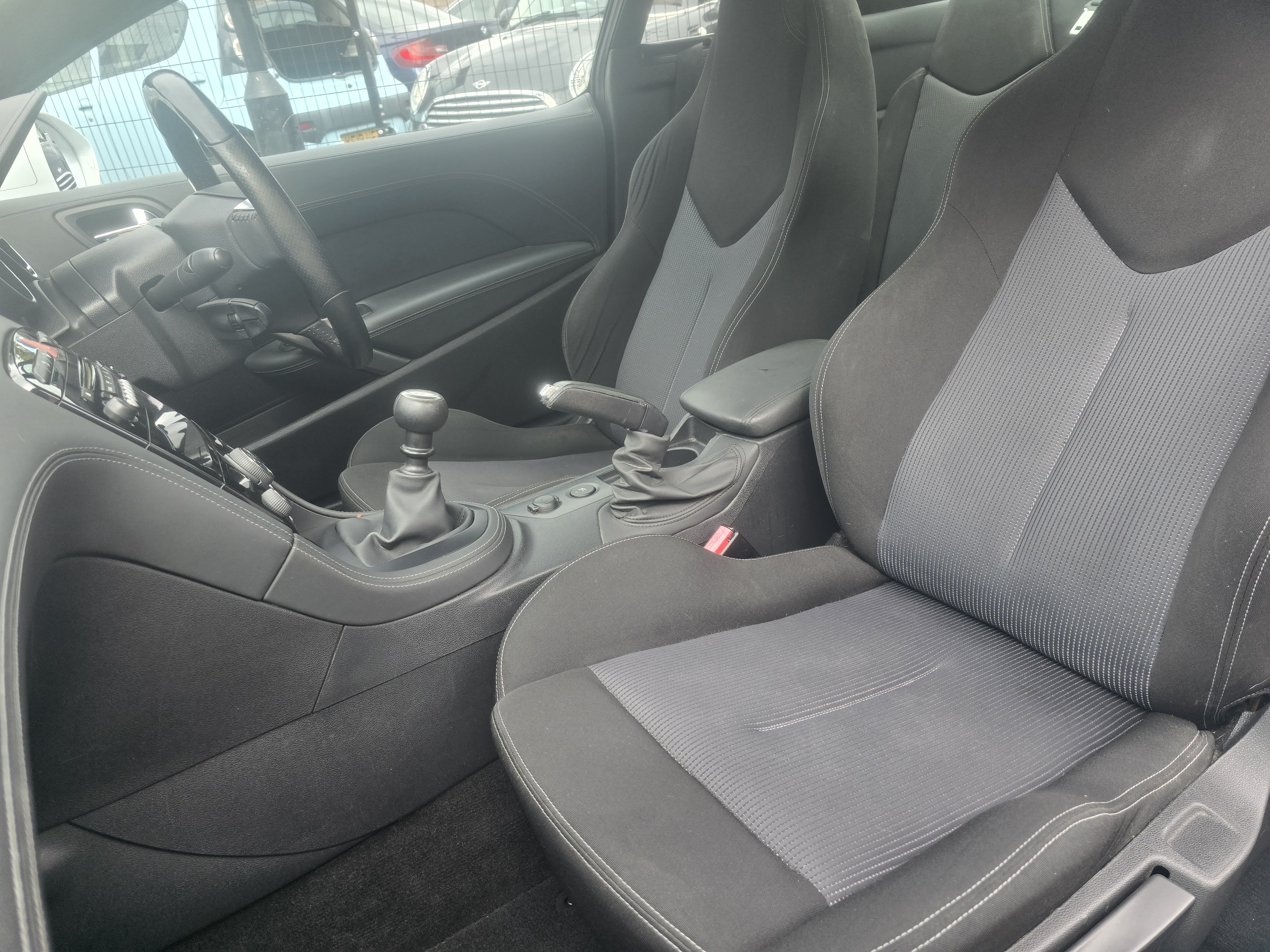 Peugeot RCZ - Image 12