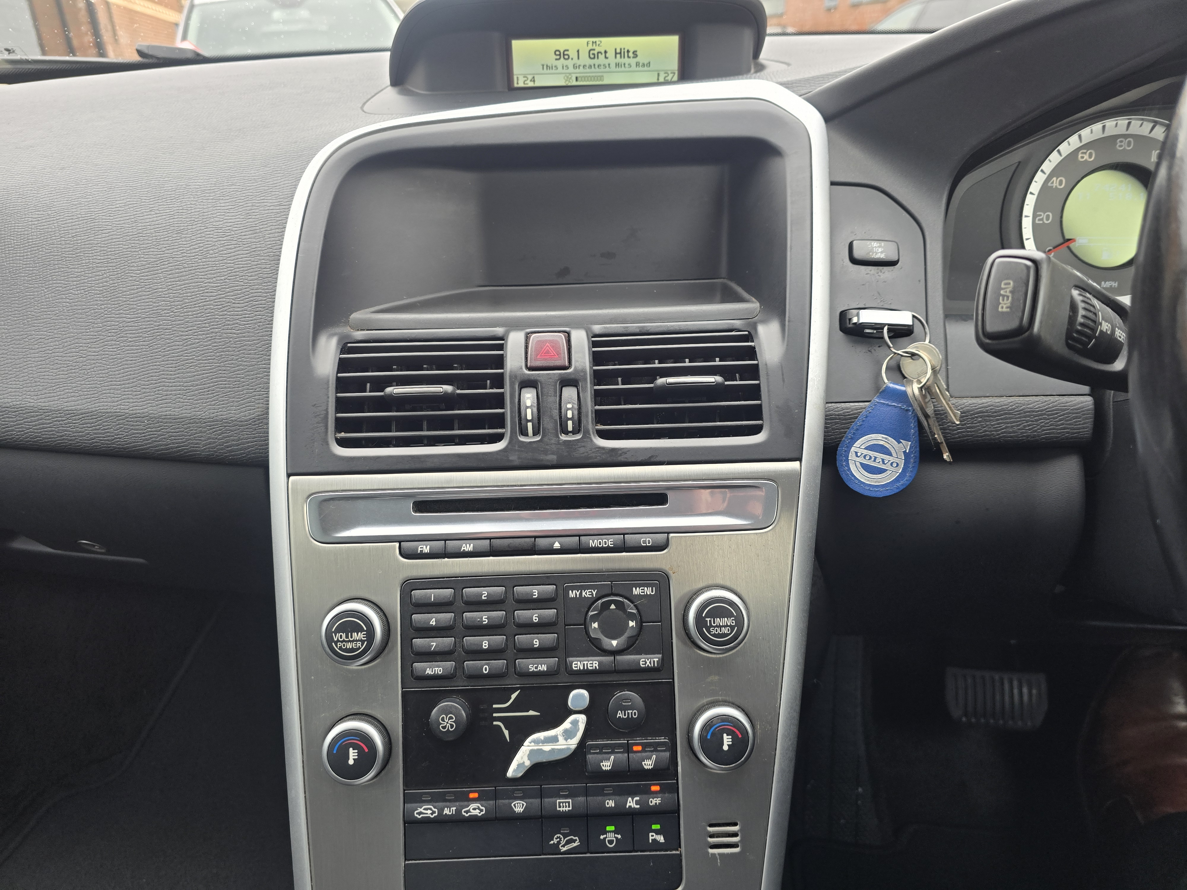 Volvo XC60 - Image 8