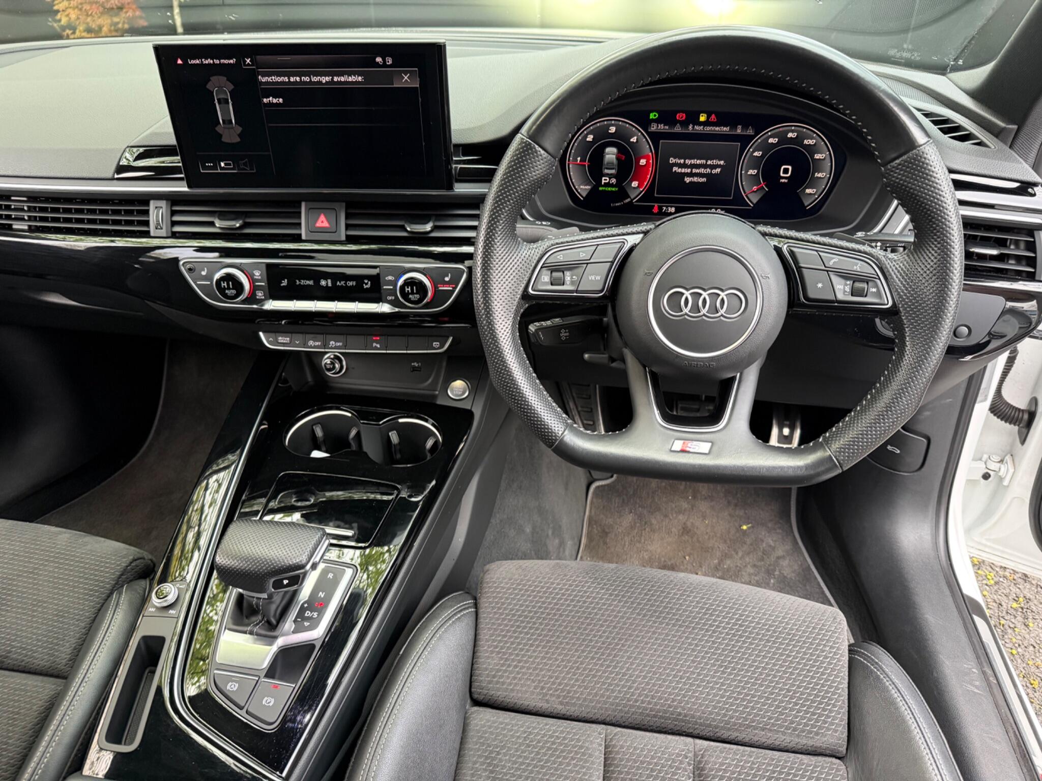Audi A4 - Image 20