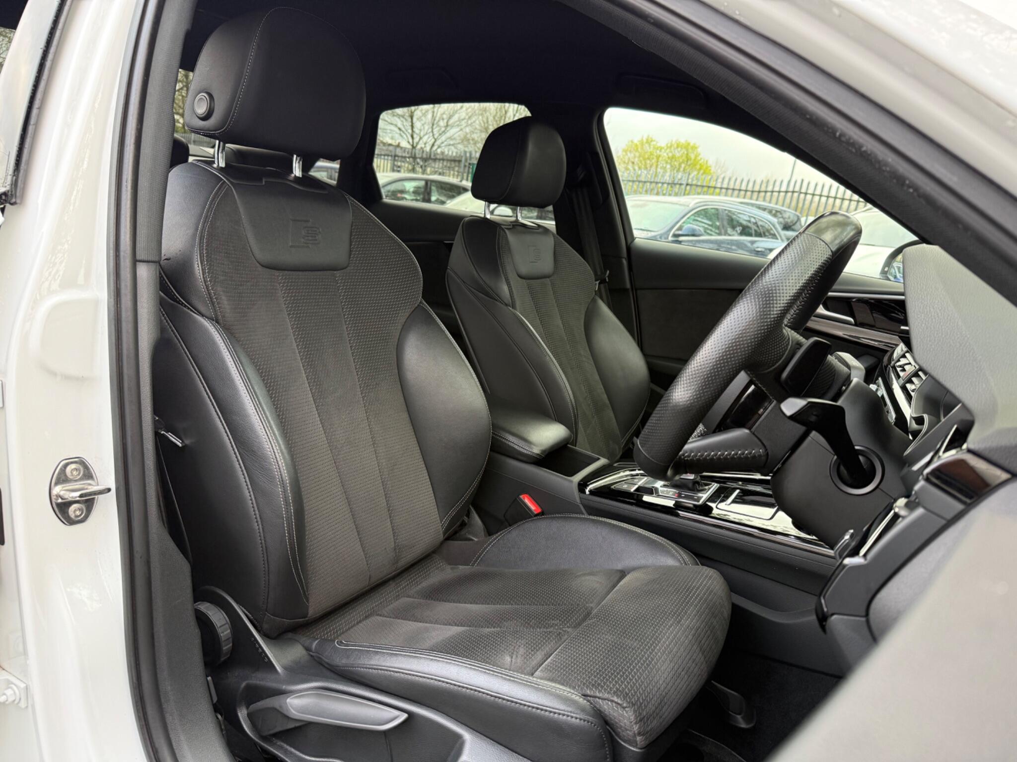 Audi A4 - Image 25