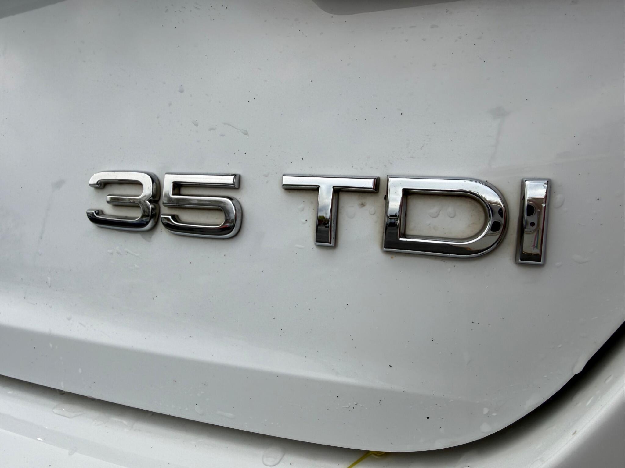 Audi A4 - Image 73