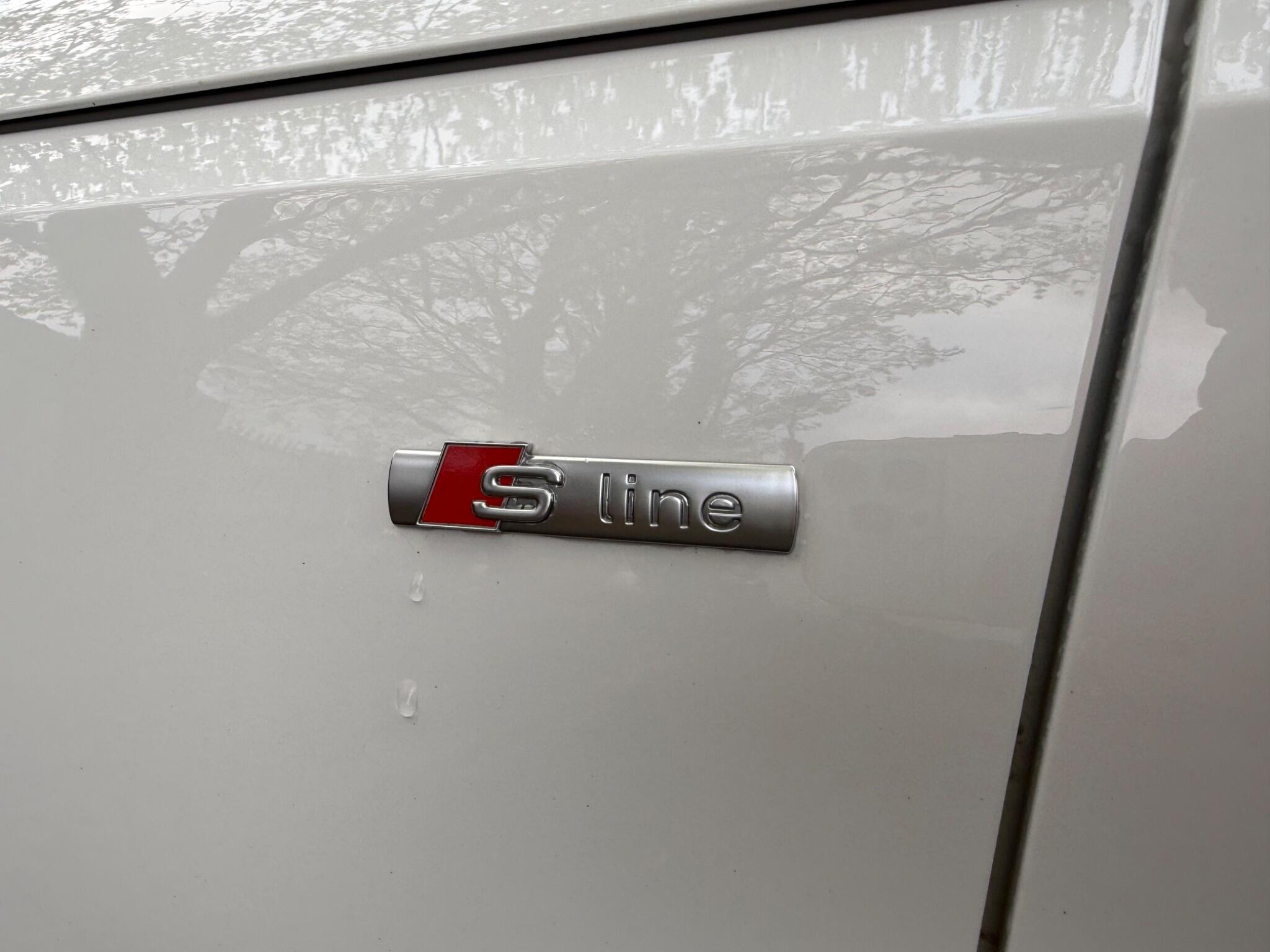 Audi A4 - Image 74