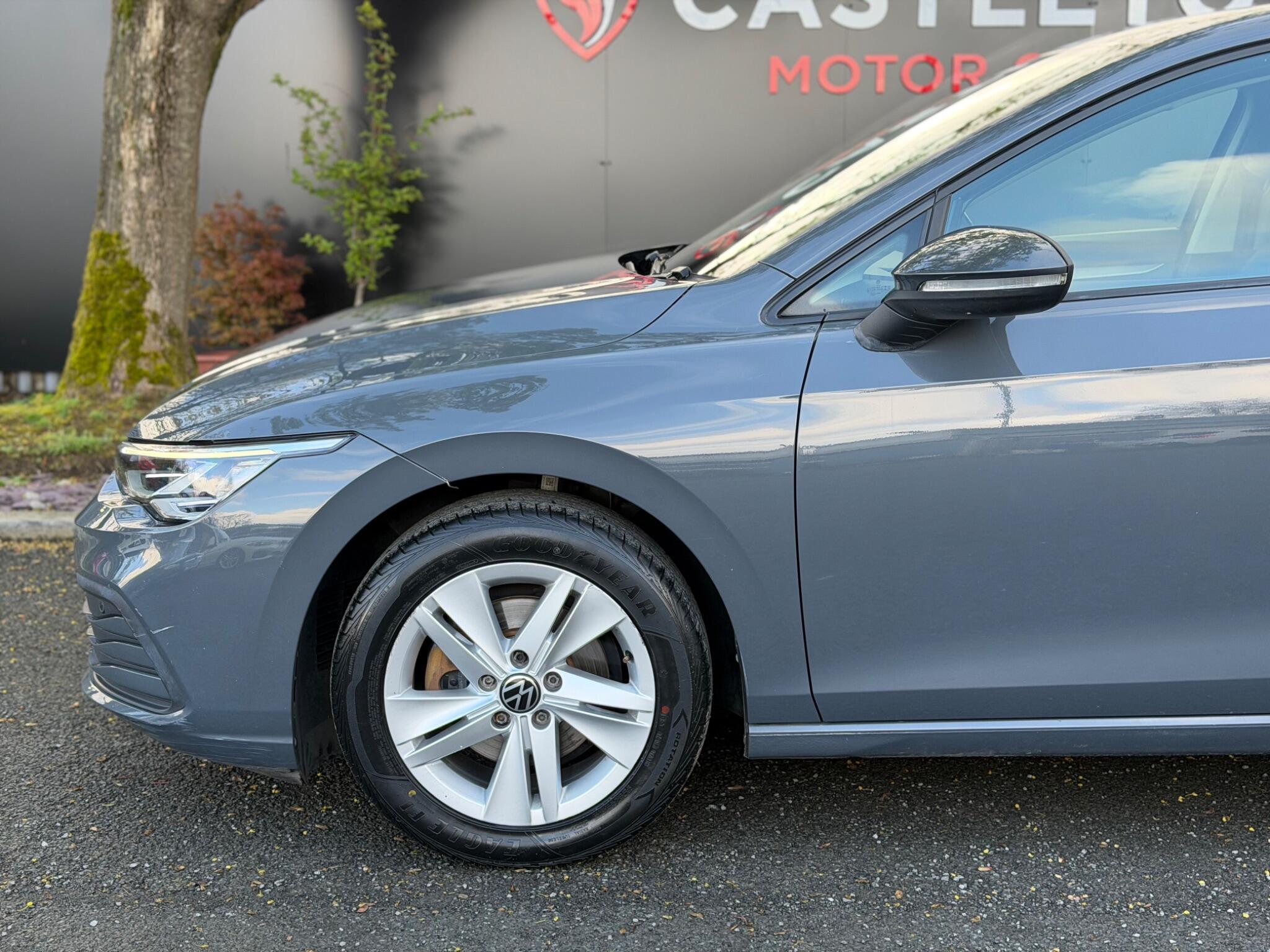 Volkswagen Golf - Image 8