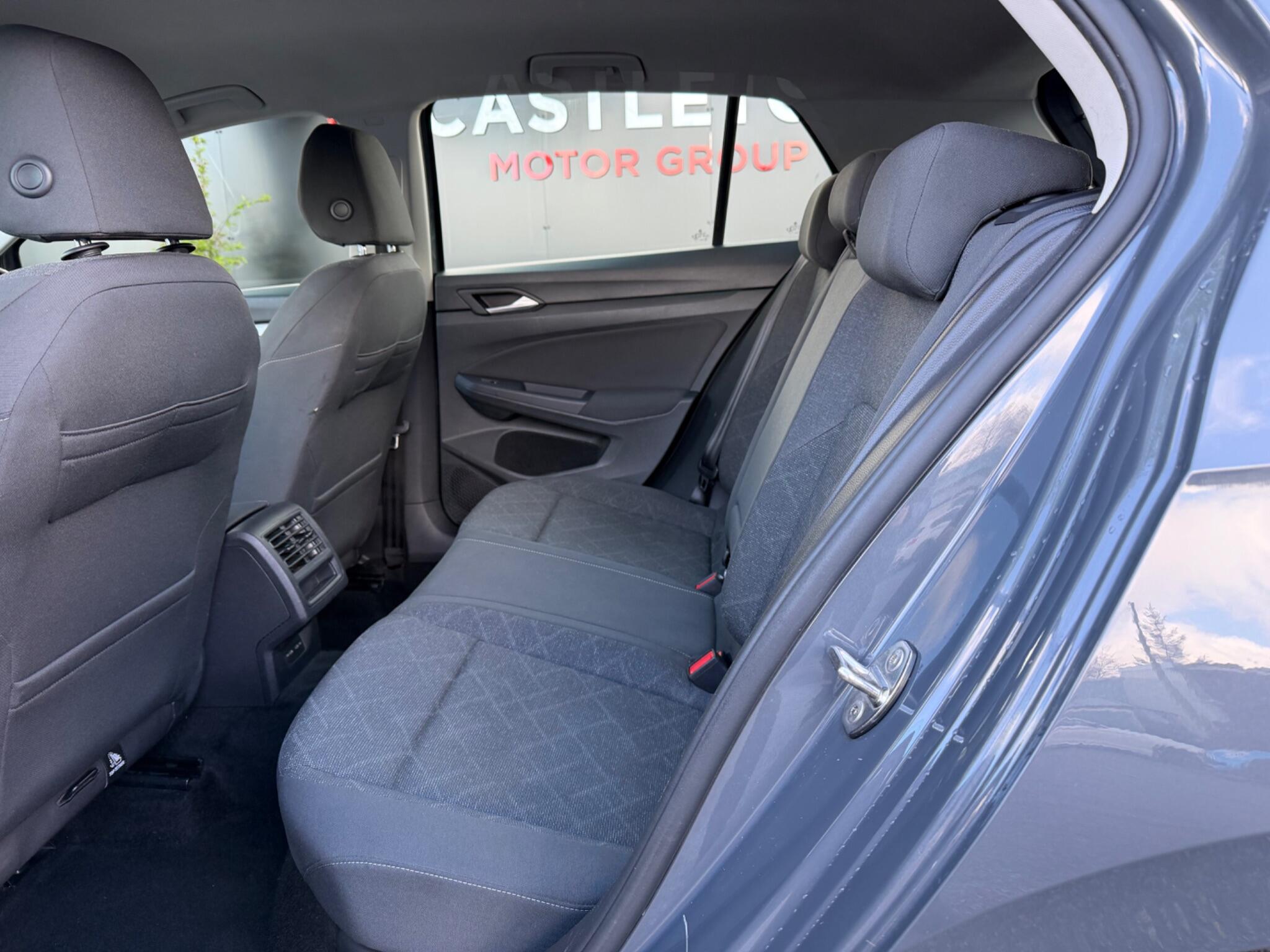 Volkswagen Golf - Image 10