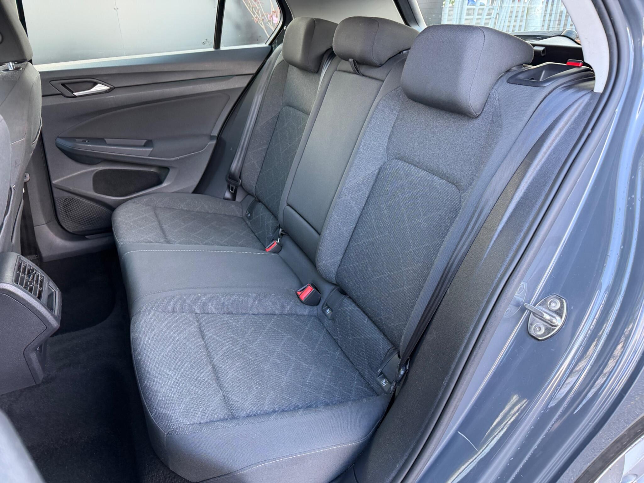 Volkswagen Golf - Image 15