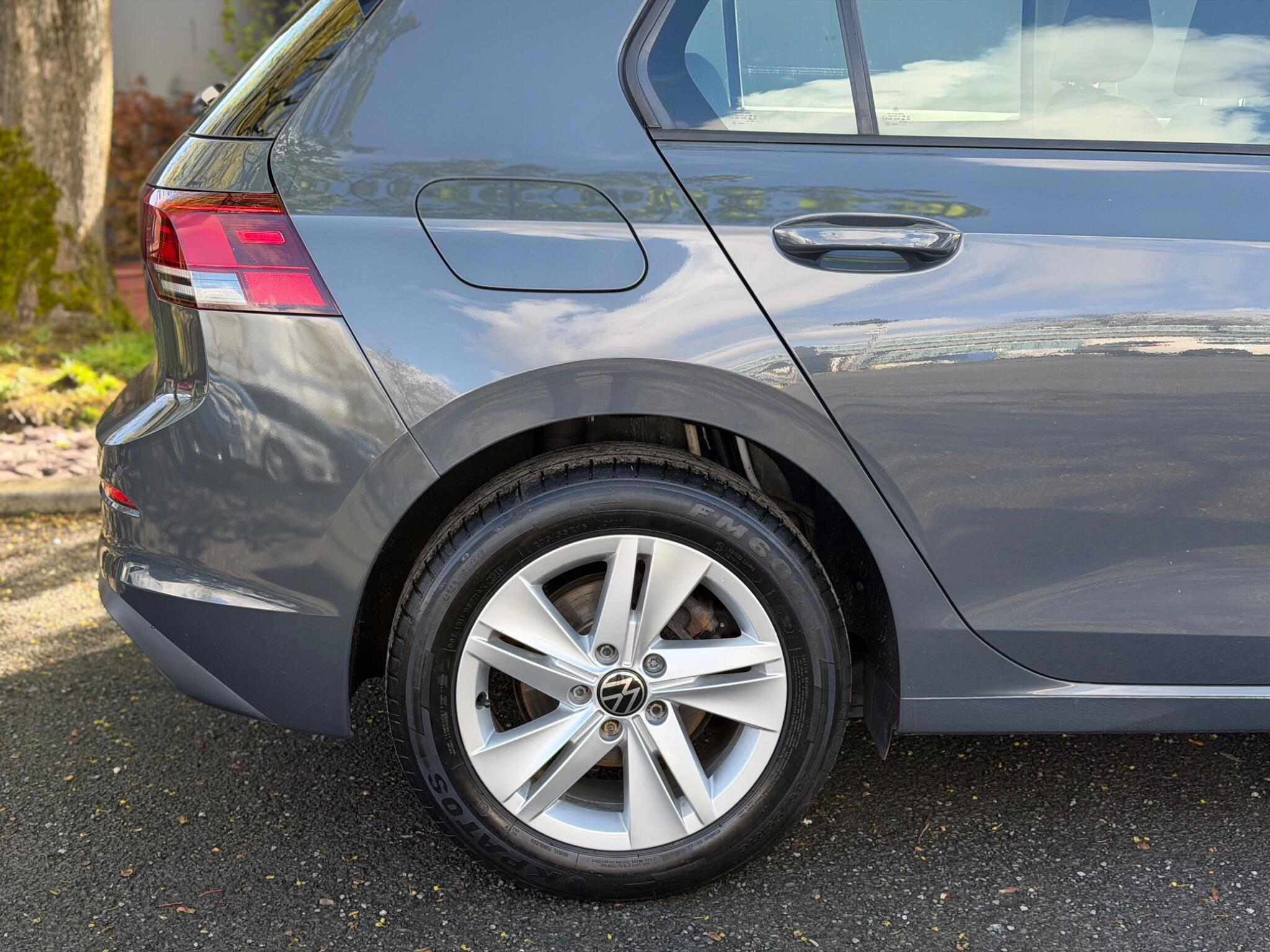 Volkswagen Golf - Image 17