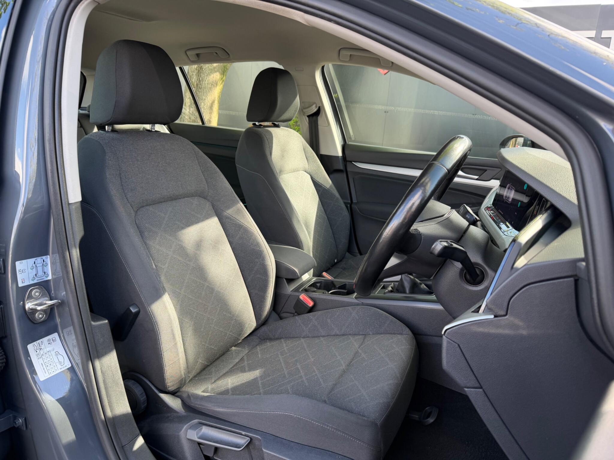 Volkswagen Golf - Image 21