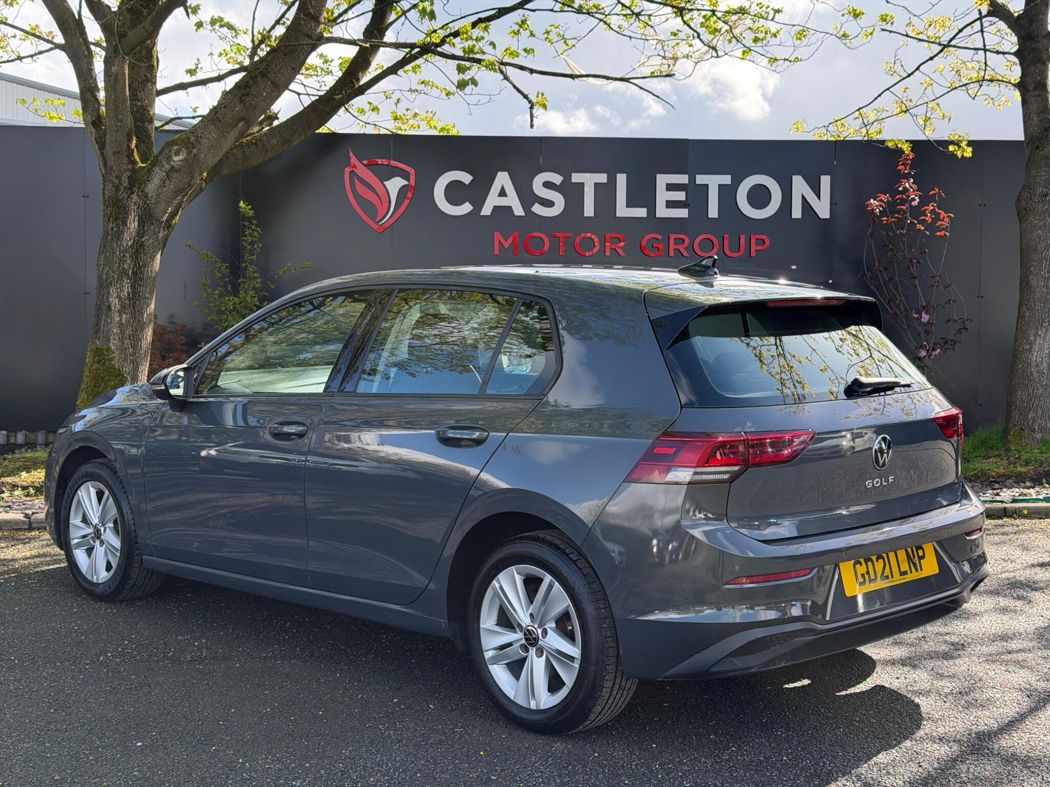 Volkswagen Golf - Image 24