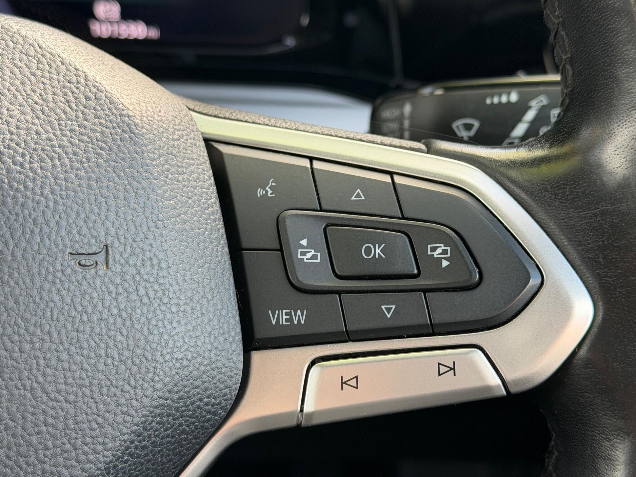 Volkswagen Golf - Image 29