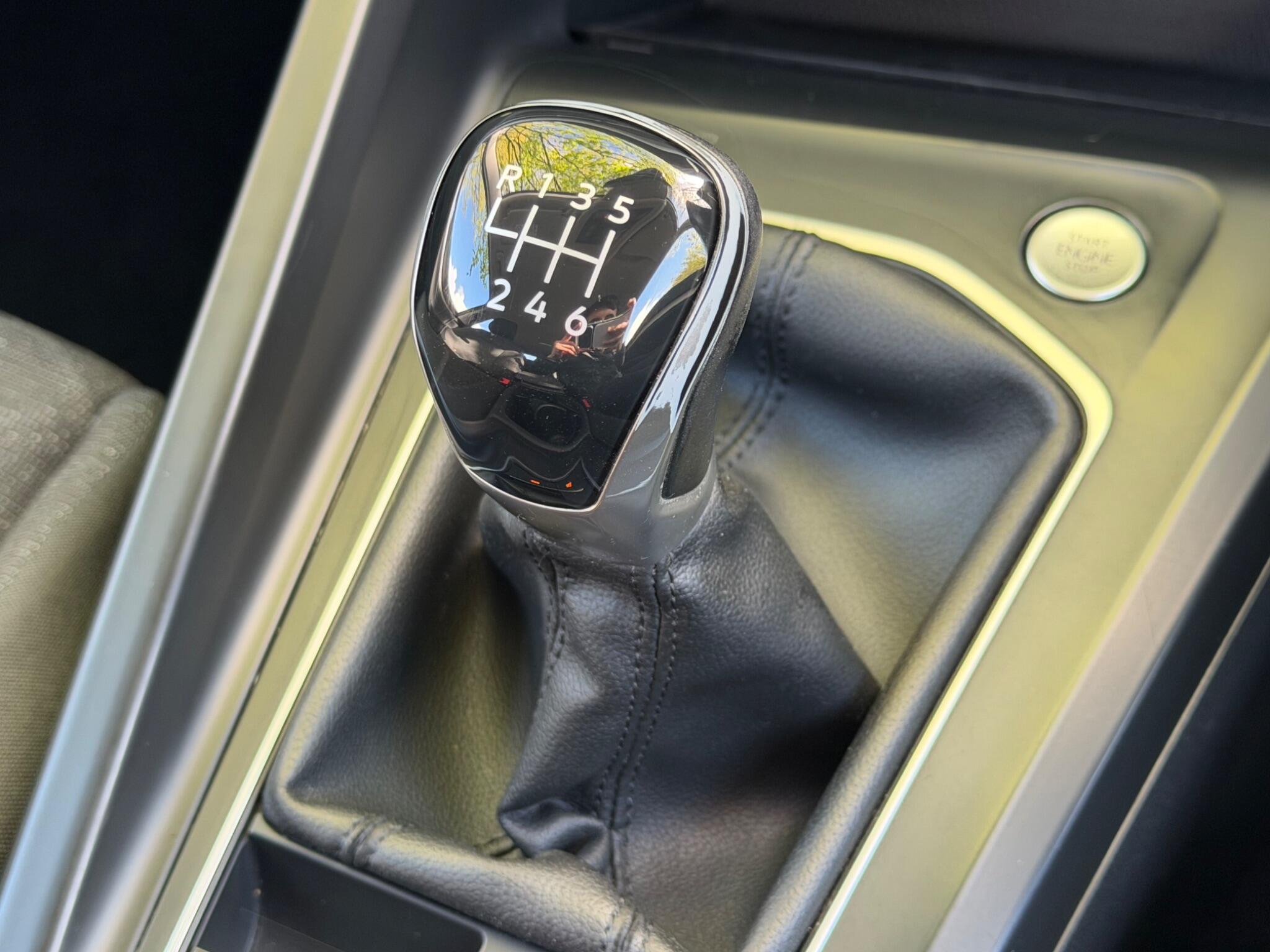 Volkswagen Golf - Image 32