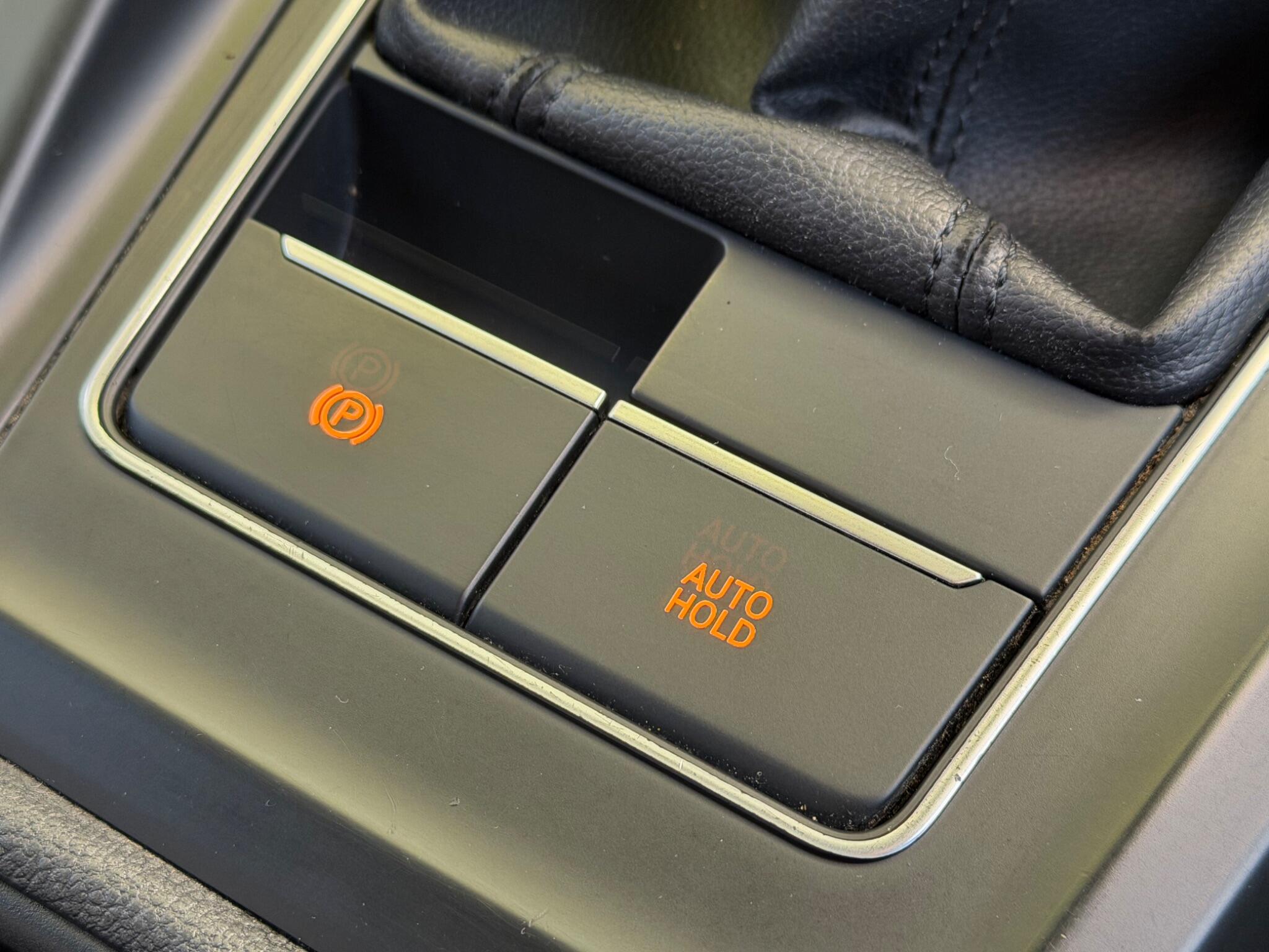 Volkswagen Golf - Image 33