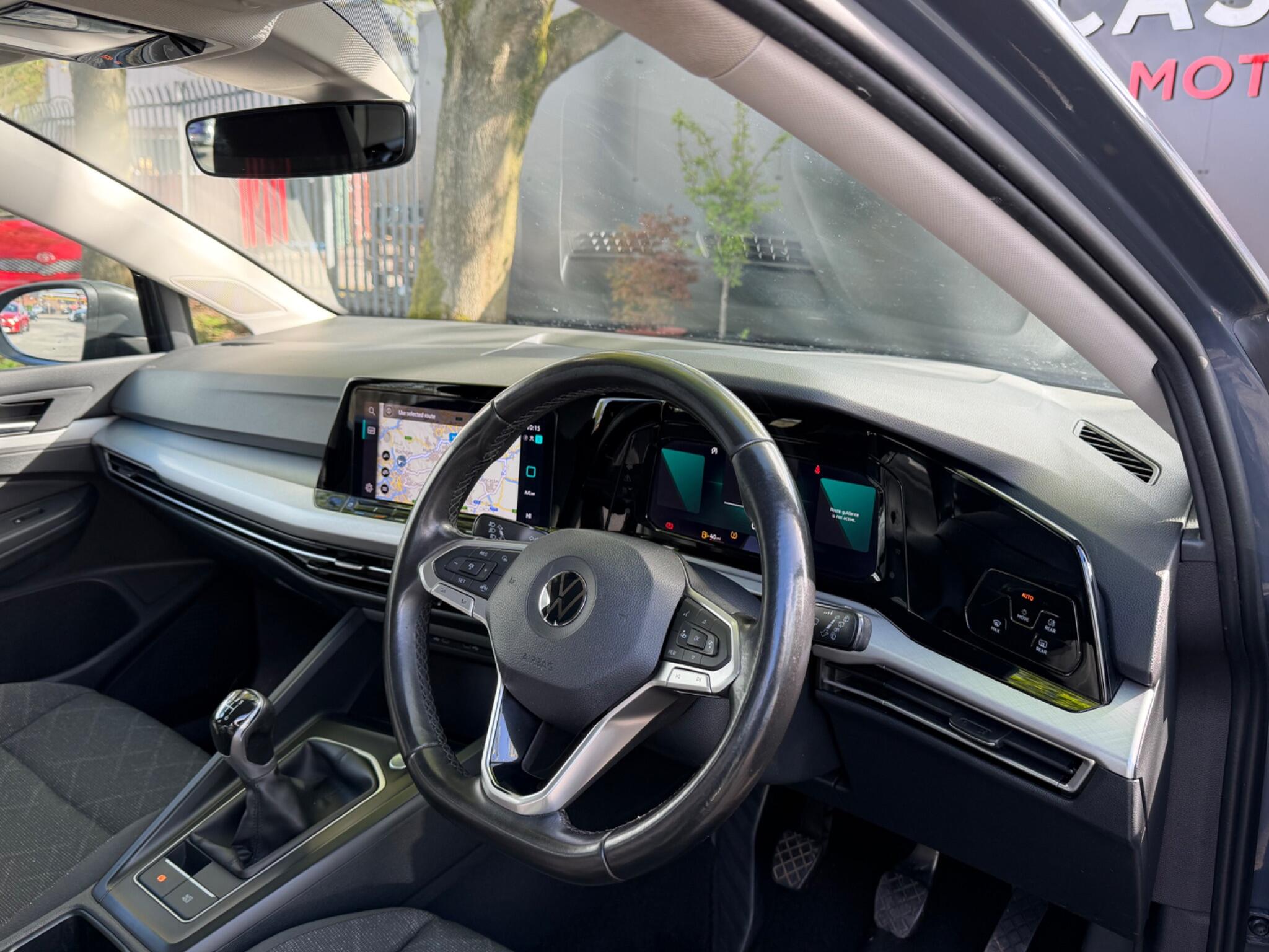 Volkswagen Golf - Image 51