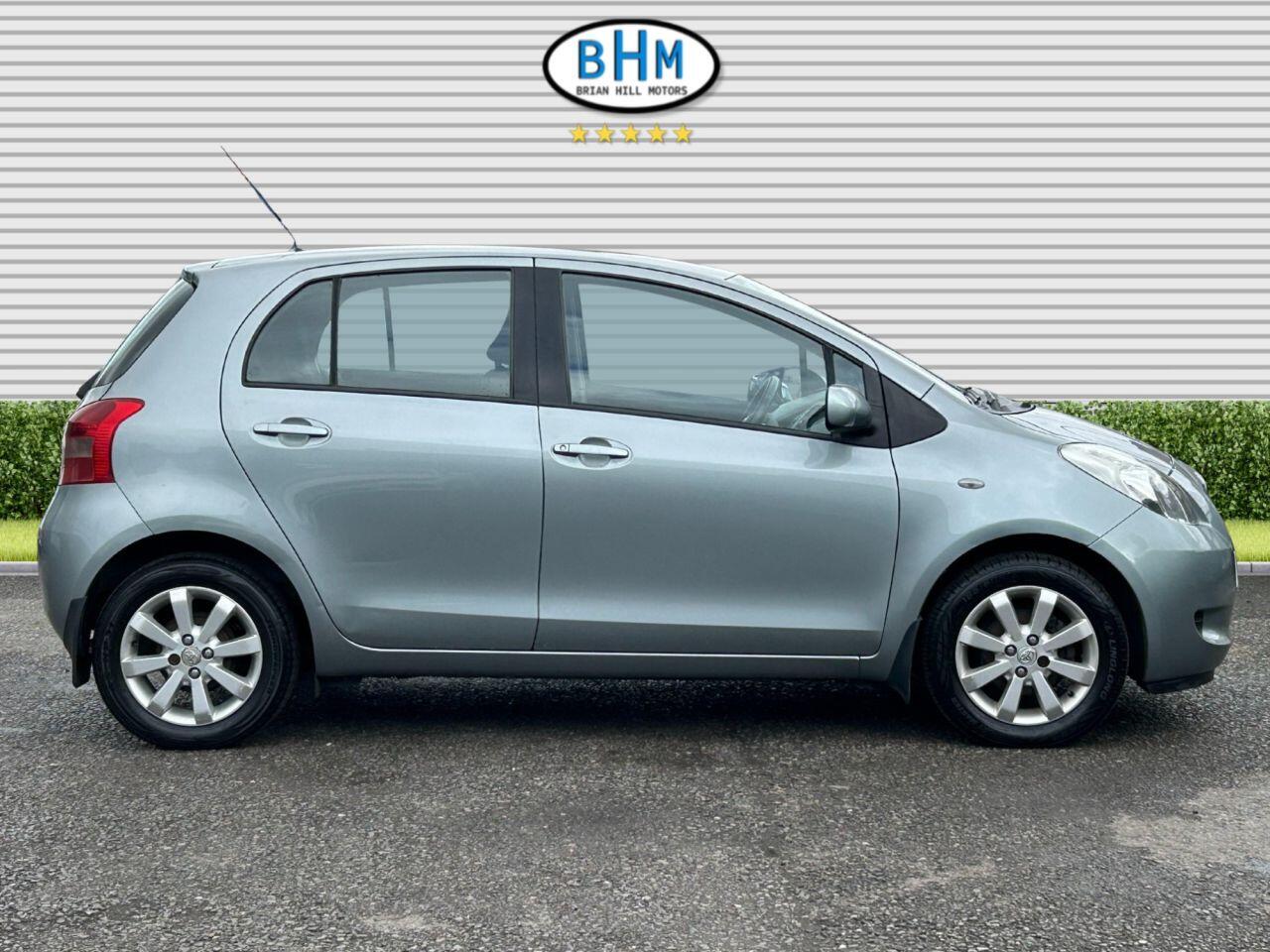 Toyota Yaris - Image 2