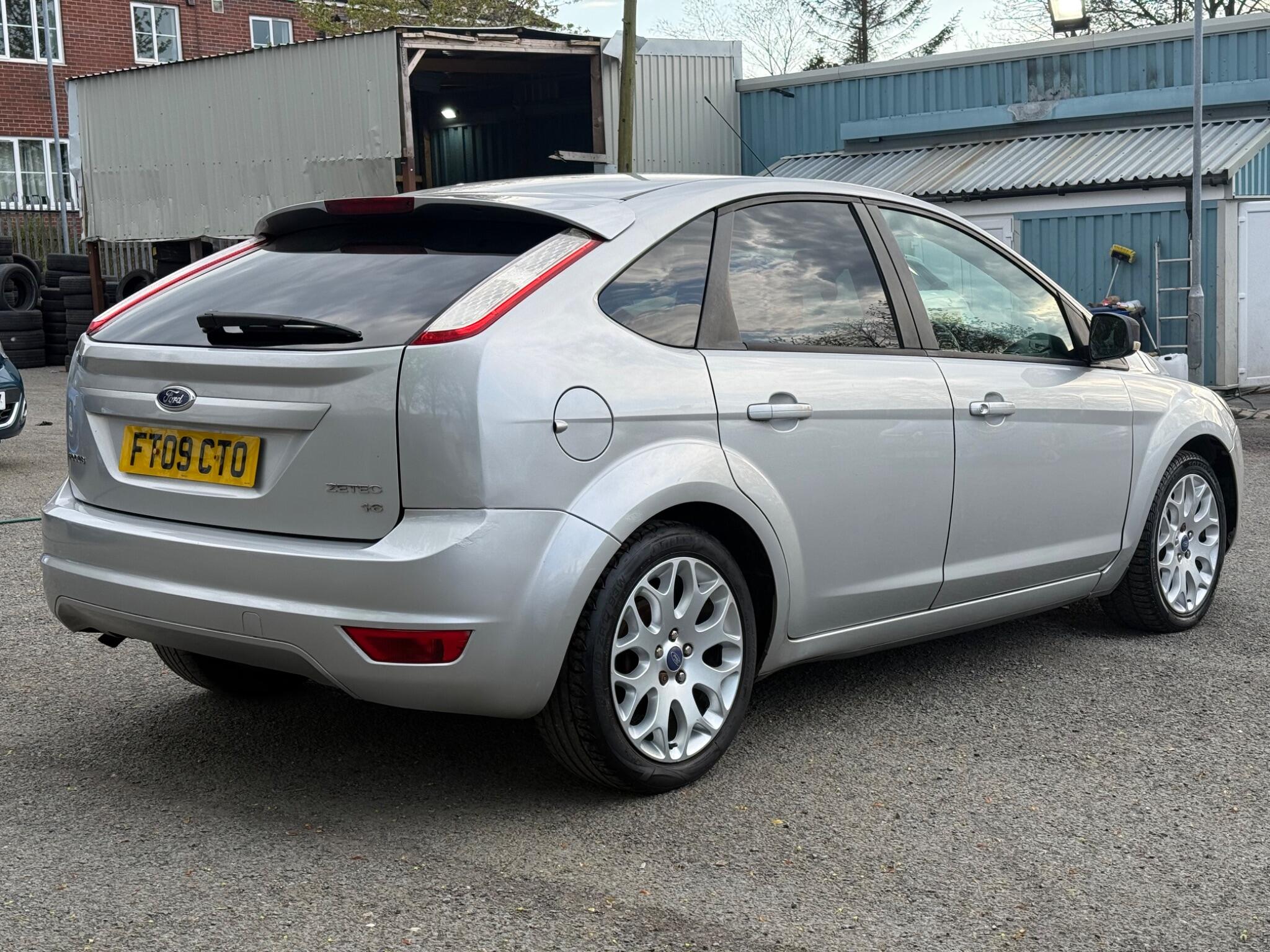 Ford Focus - Image 6