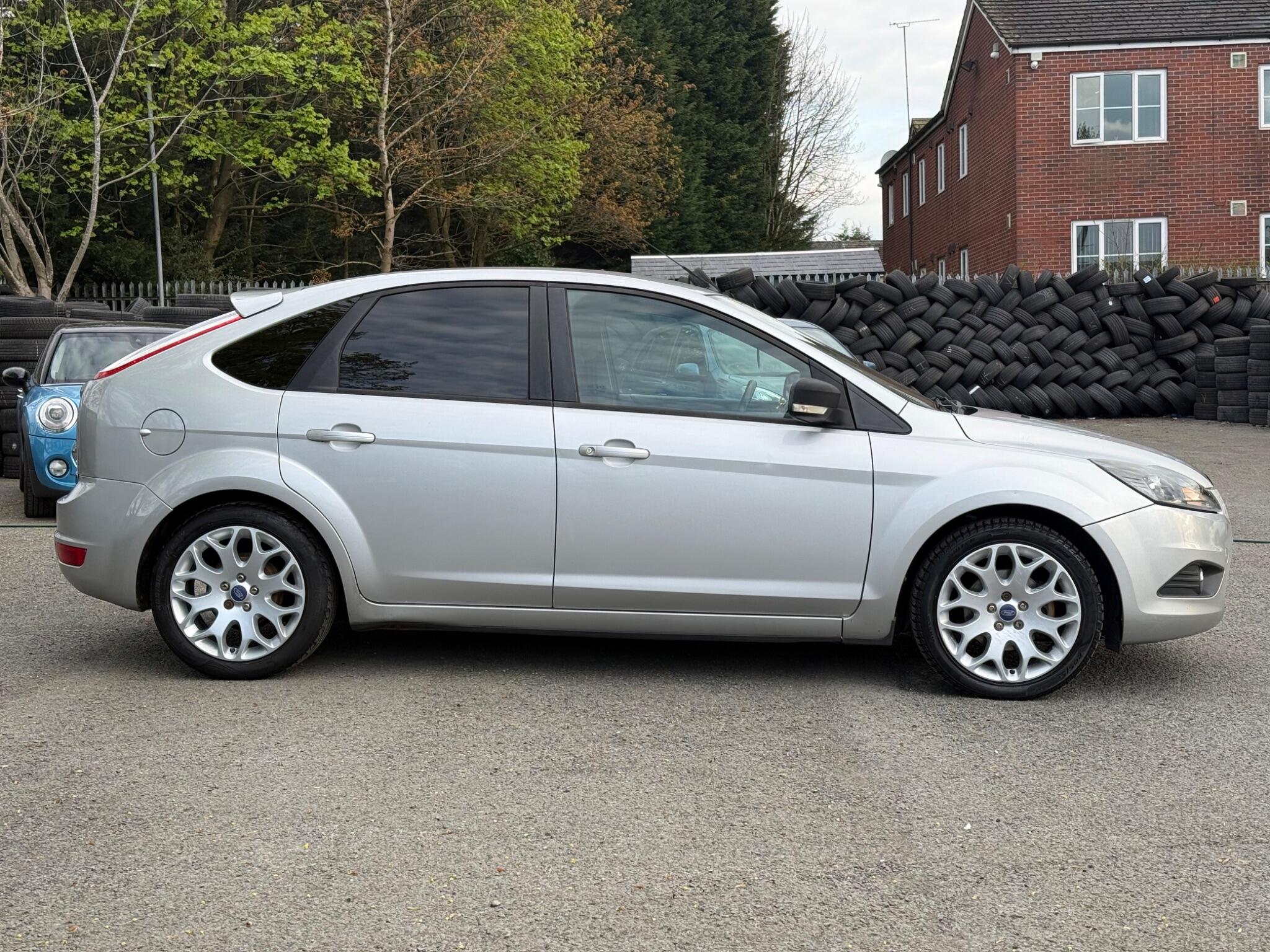 Ford Focus - Image 8
