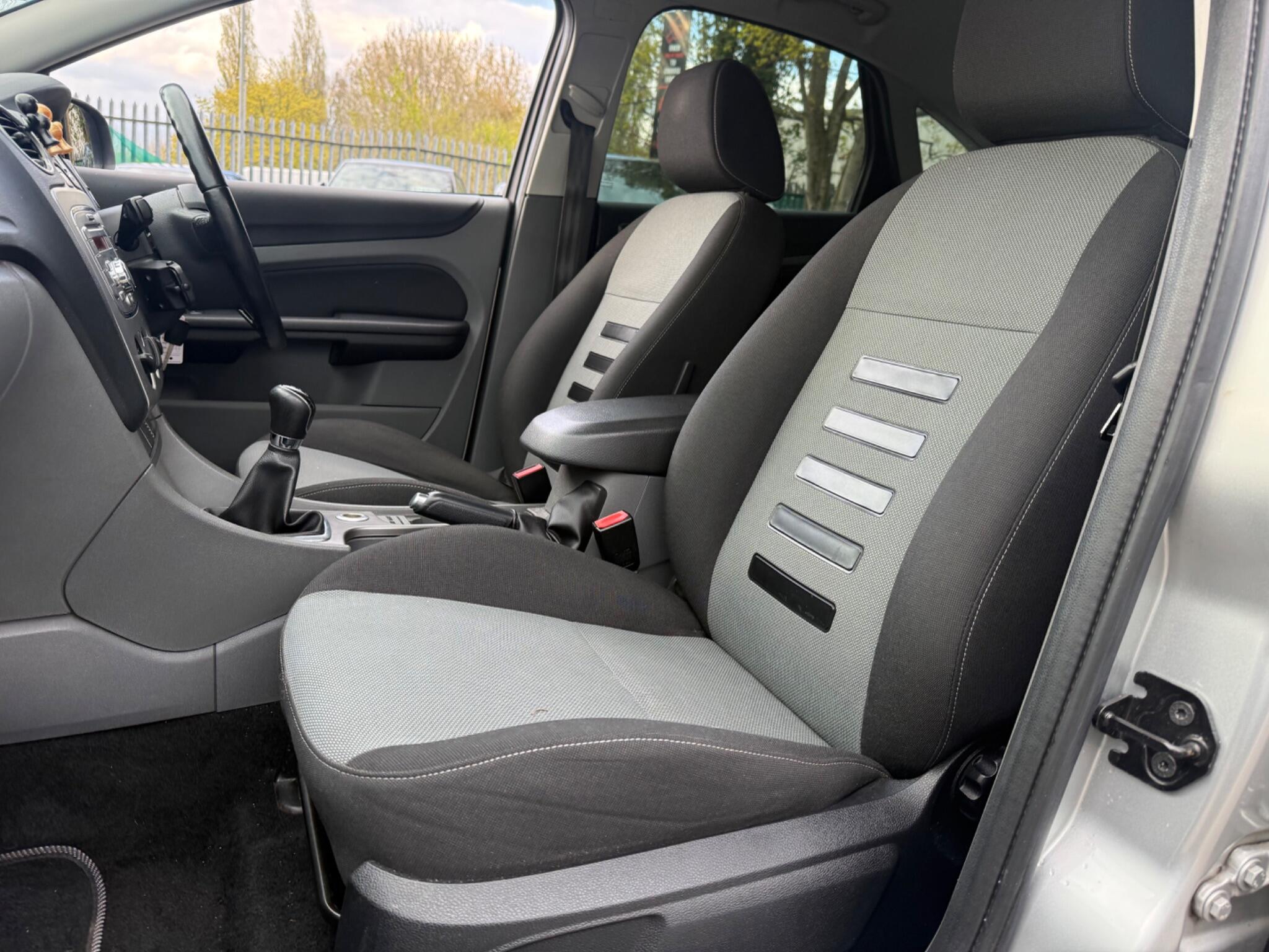 Ford Focus - Image 11